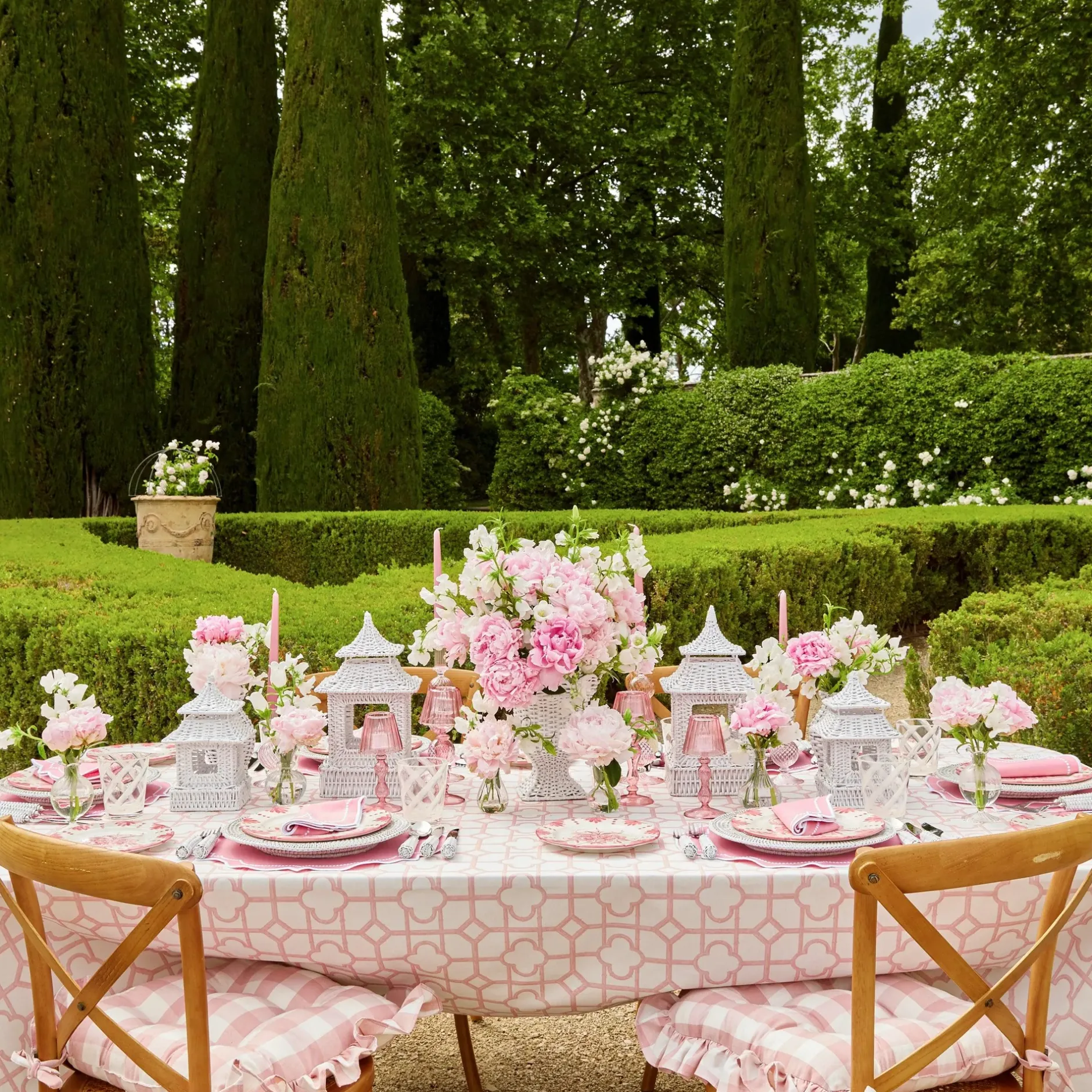 Best Mrs. Alice Amelie Pink Napkins (Set Of 4)