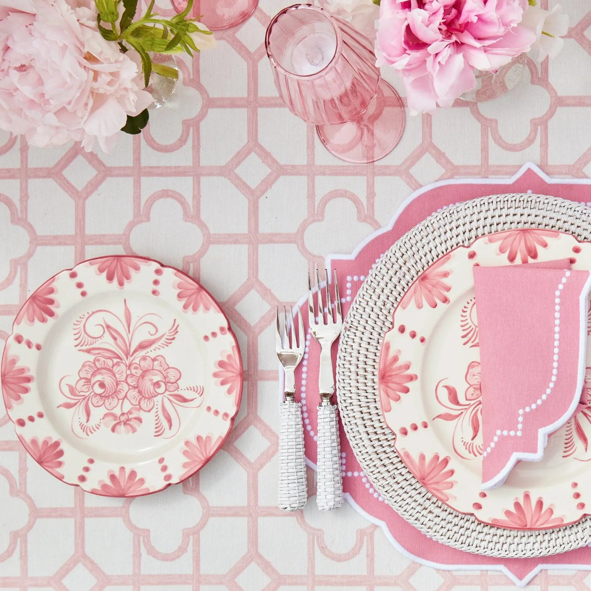 Best Mrs. Alice Amelie Pink Napkins (Set Of 4)