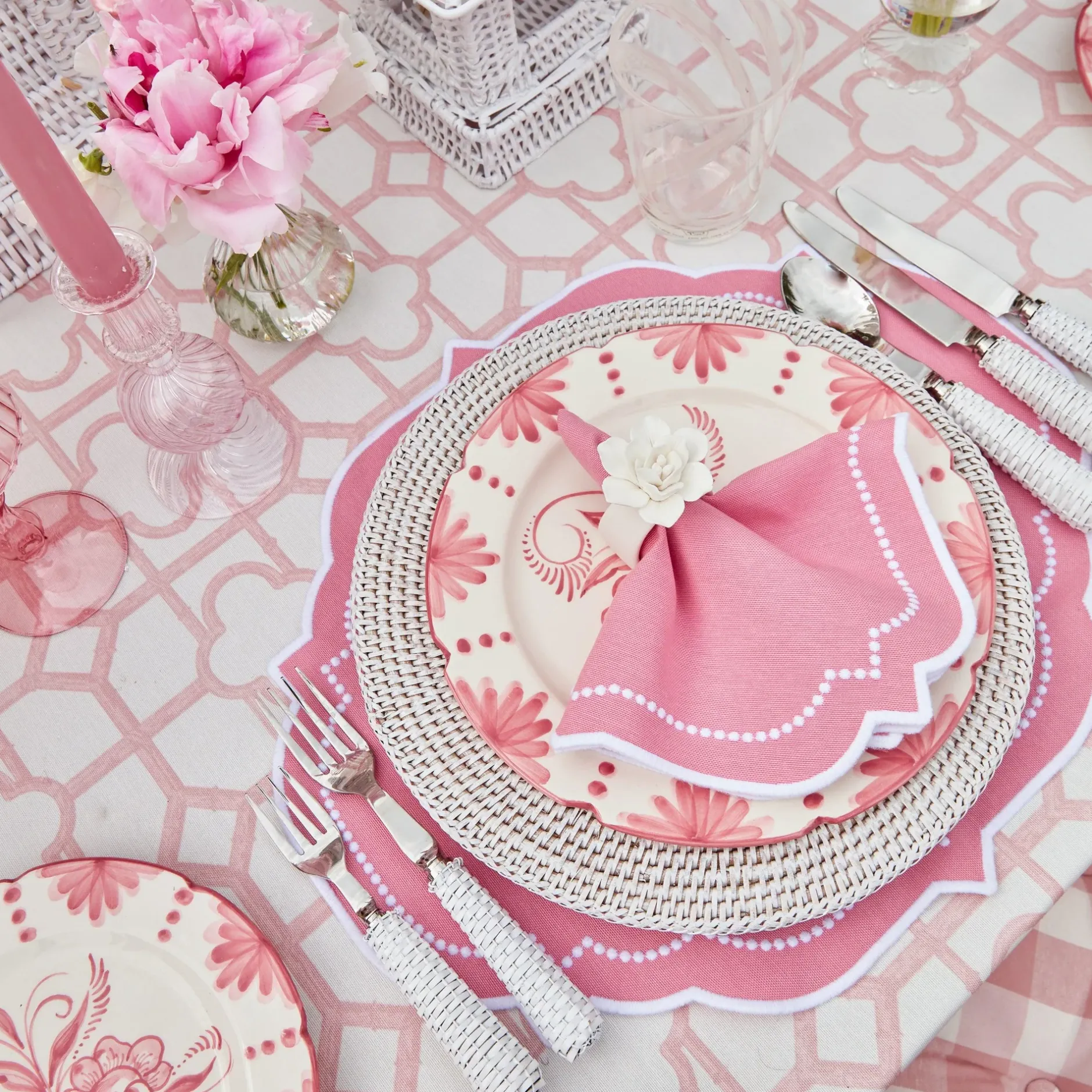 Best Mrs. Alice Amelie Pink Napkins (Set Of 4)