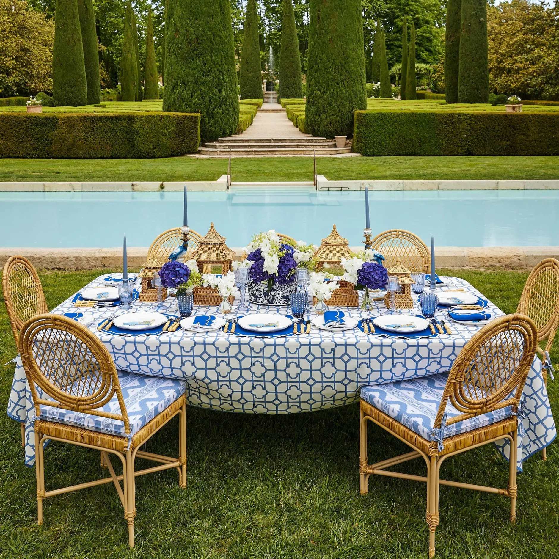Sale Mrs. Alice Blue Bamboo Tablecloth