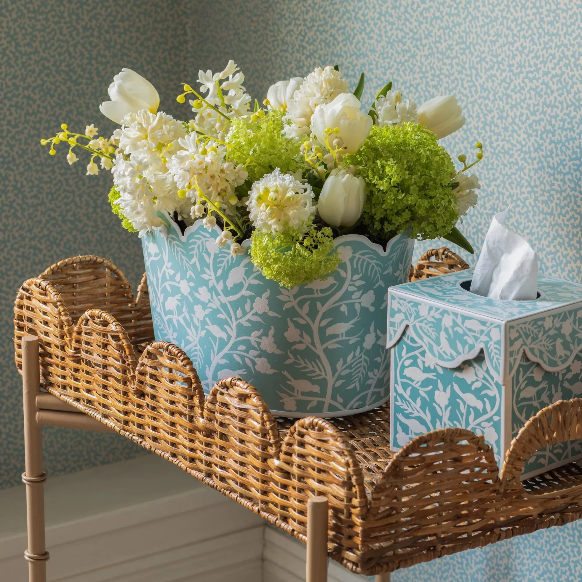 Outlet Mrs. Alice Blue Floral Tole Tissue Box