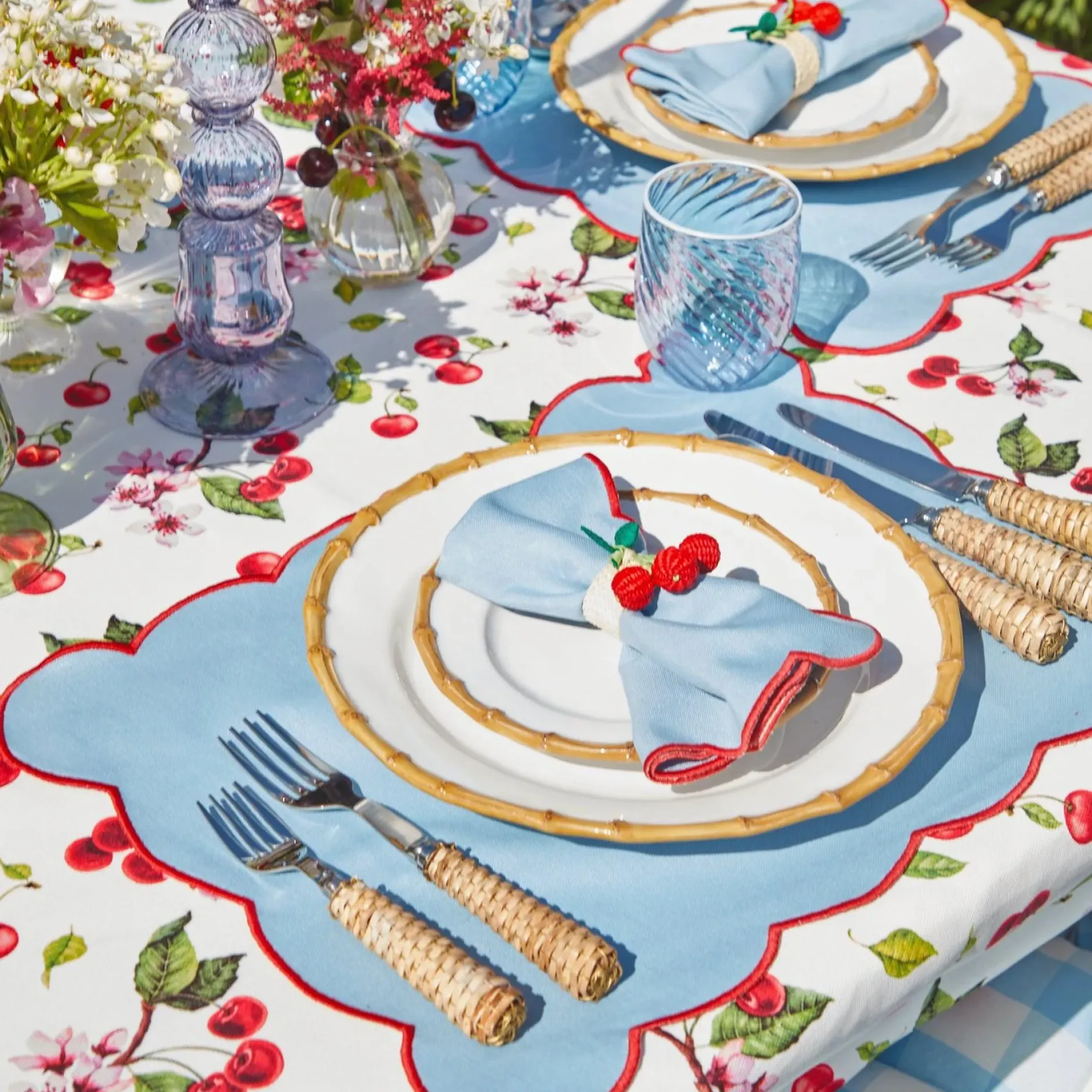 Online Mrs. Alice Blue With Red Scallop Napkins (Set Of 4)