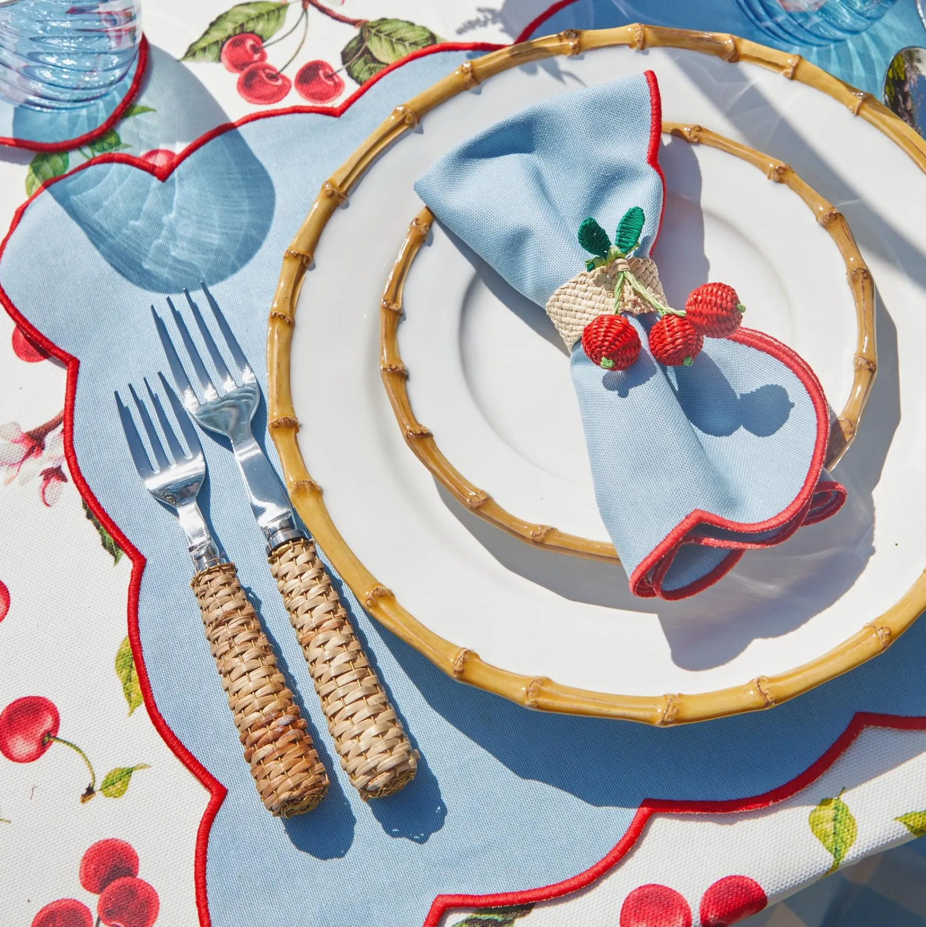 Online Mrs. Alice Blue With Red Scallop Napkins (Set Of 4)