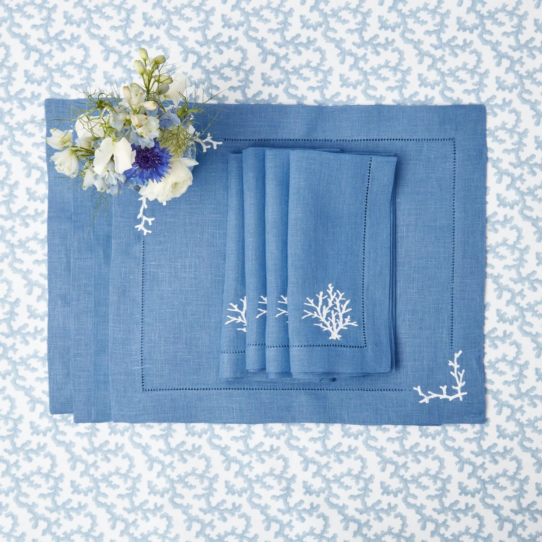Hot Mrs. Alice Coral Blue Linen Placemats & Napkins (Set Of 4)