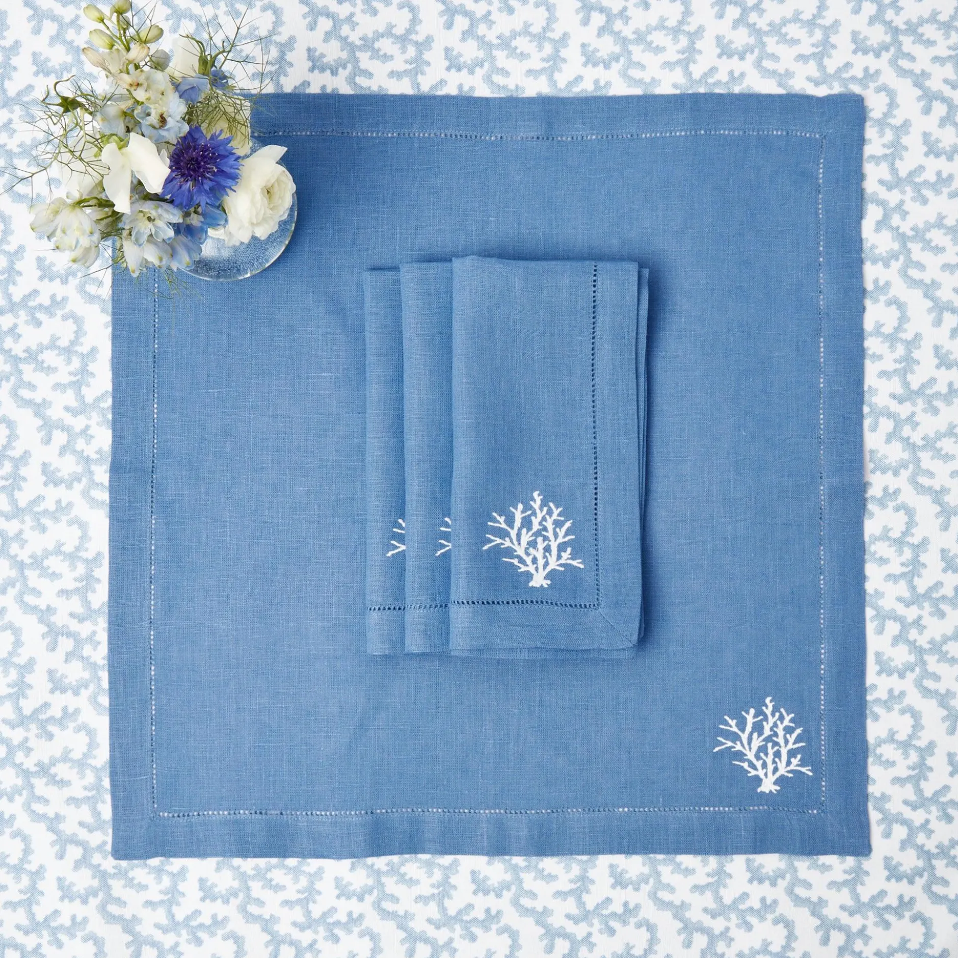 Hot Mrs. Alice Coral Blue Linen Placemats & Napkins (Set Of 4)