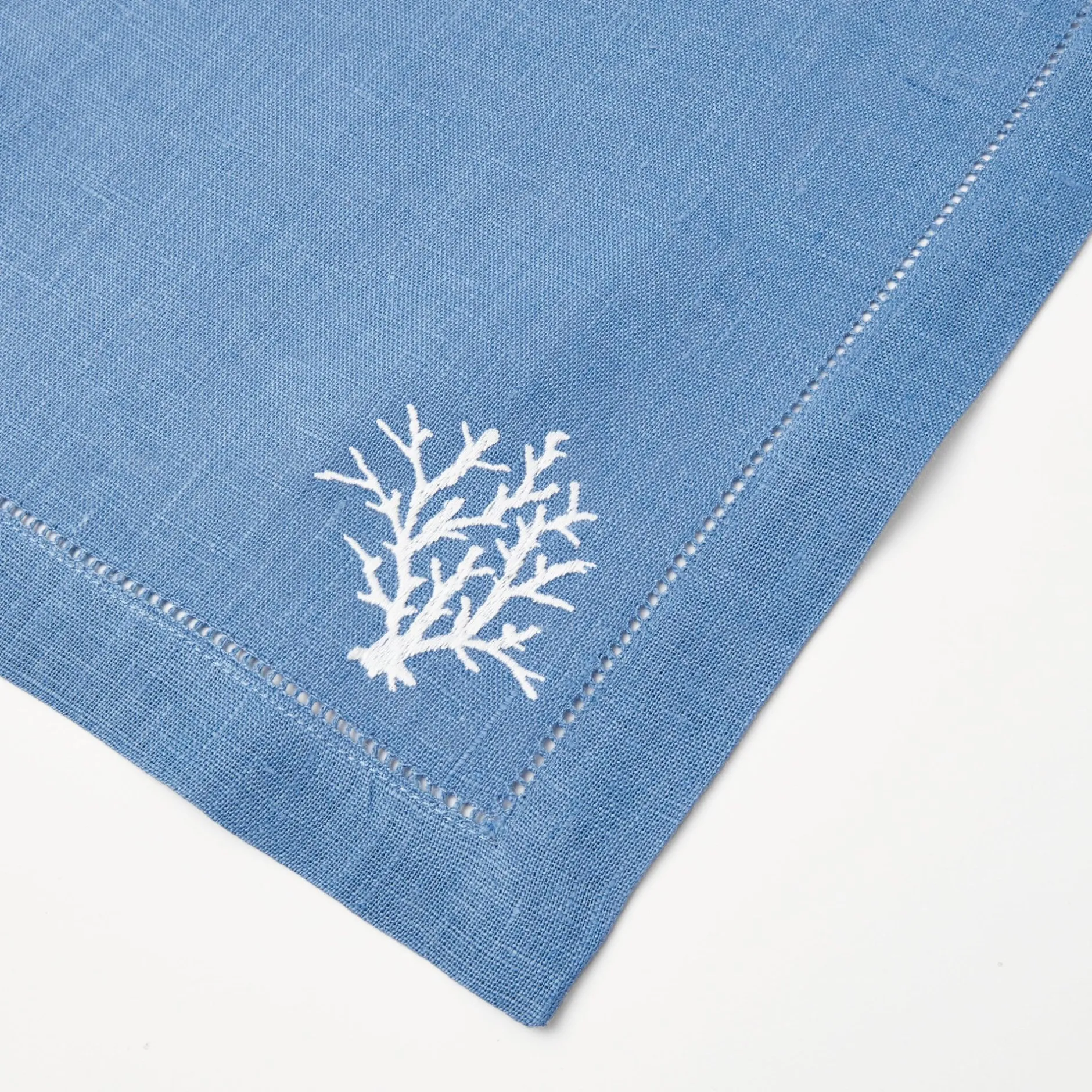 Hot Mrs. Alice Coral Blue Linen Placemats & Napkins (Set Of 4)
