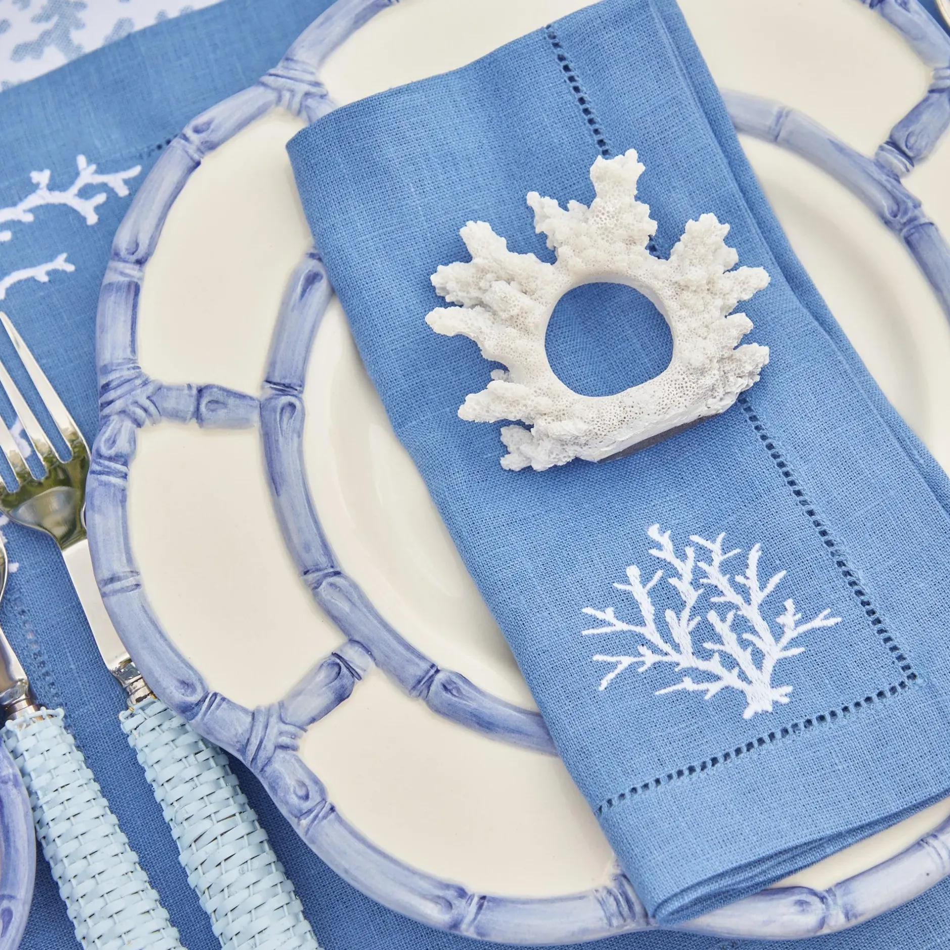 Hot Mrs. Alice Coral Blue Linen Placemats & Napkins (Set Of 4)