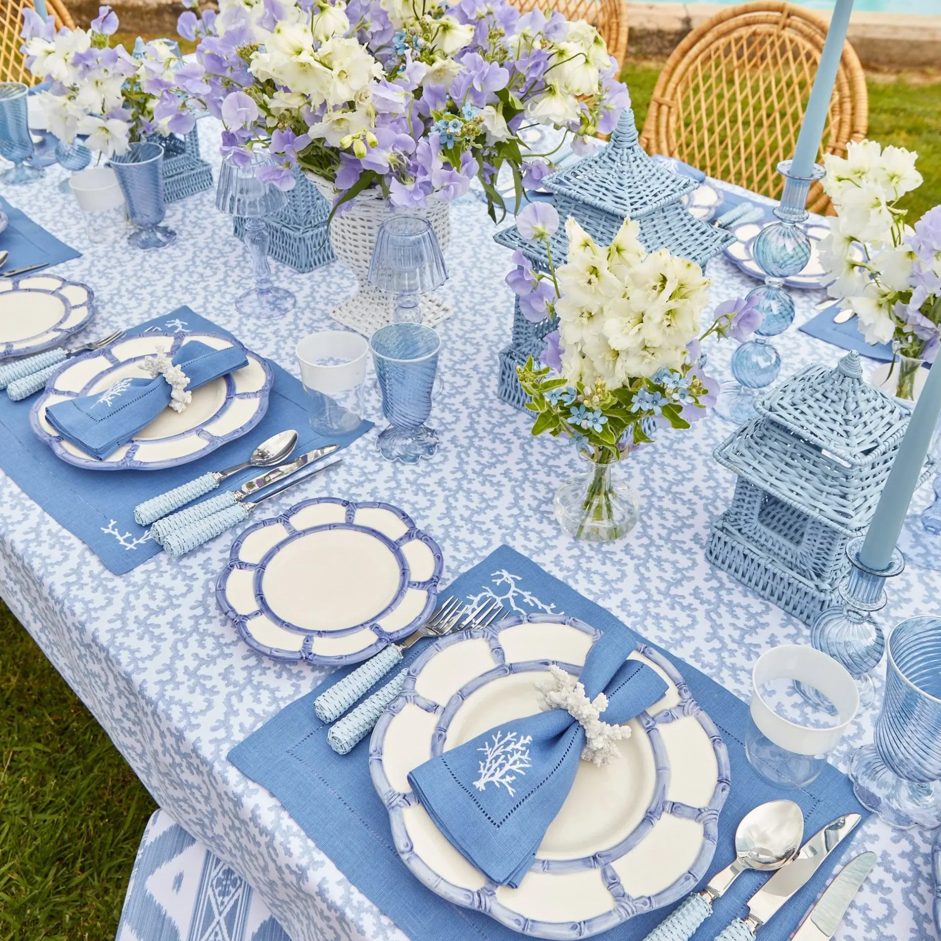 Hot Mrs. Alice Coral Blue Linen Placemats & Napkins (Set Of 4)