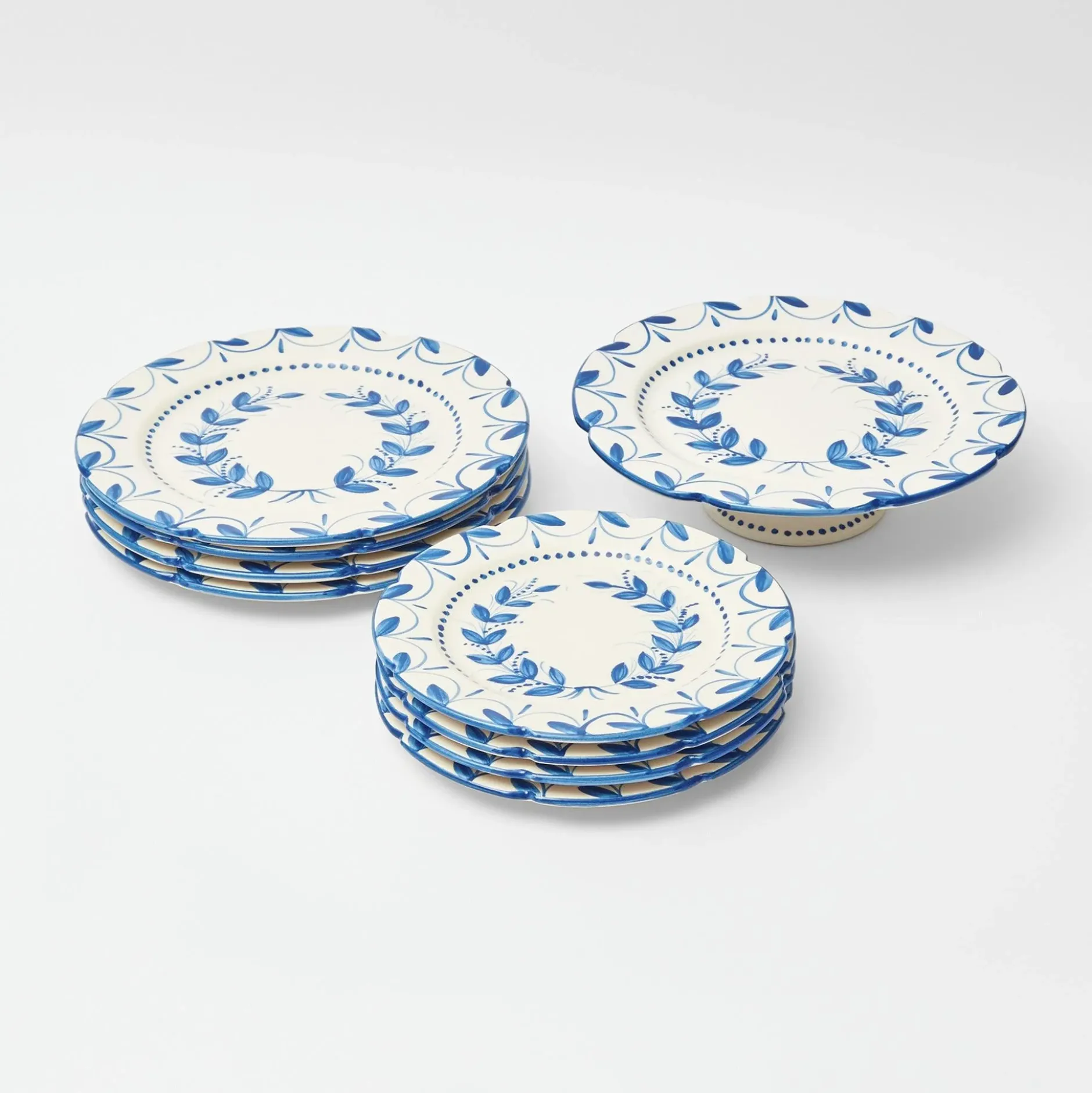 Hot Mrs. Alice Elizabeth Garland Cake Stand