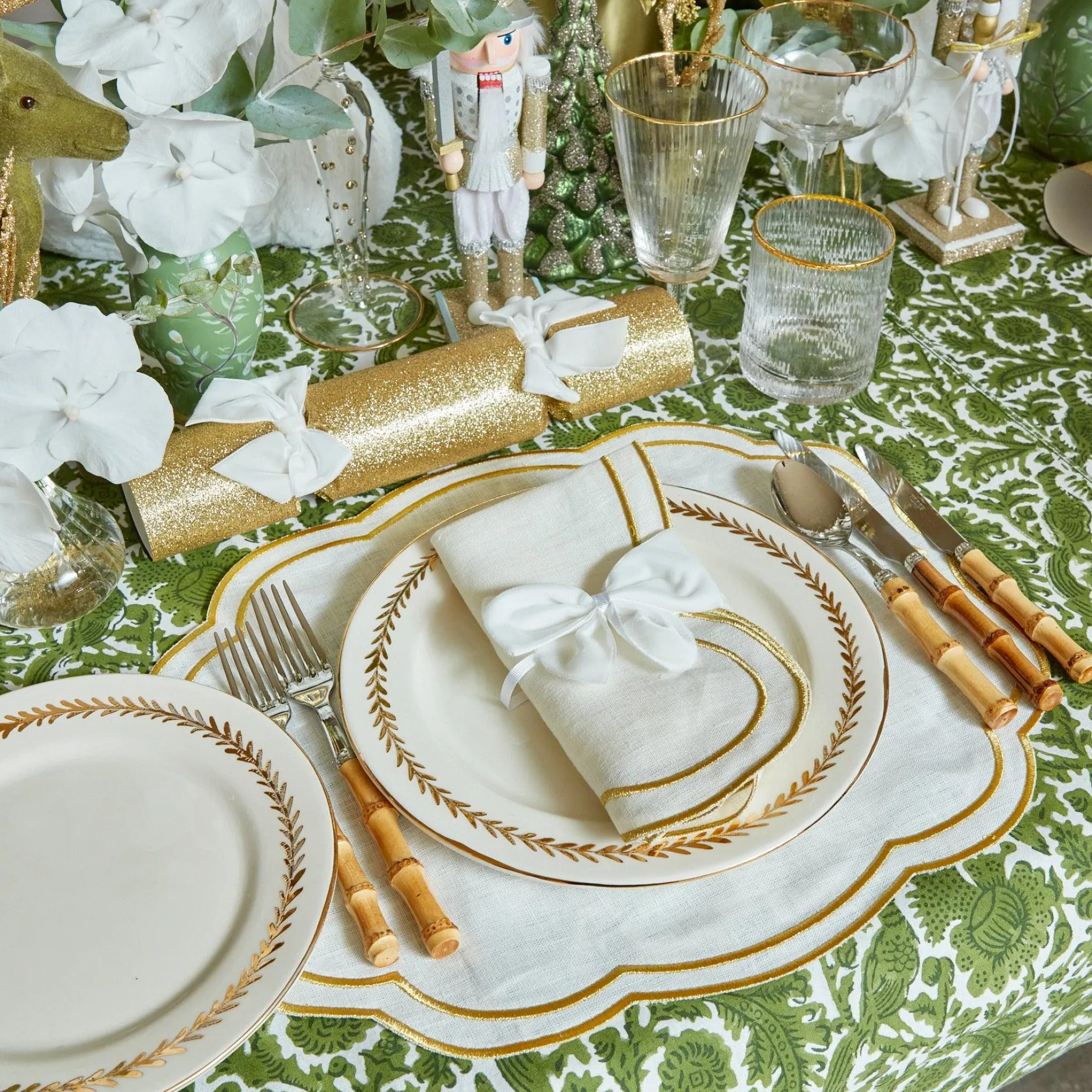 Hot Mrs. Alice Eloise Gold Napkins (Set Of 4)