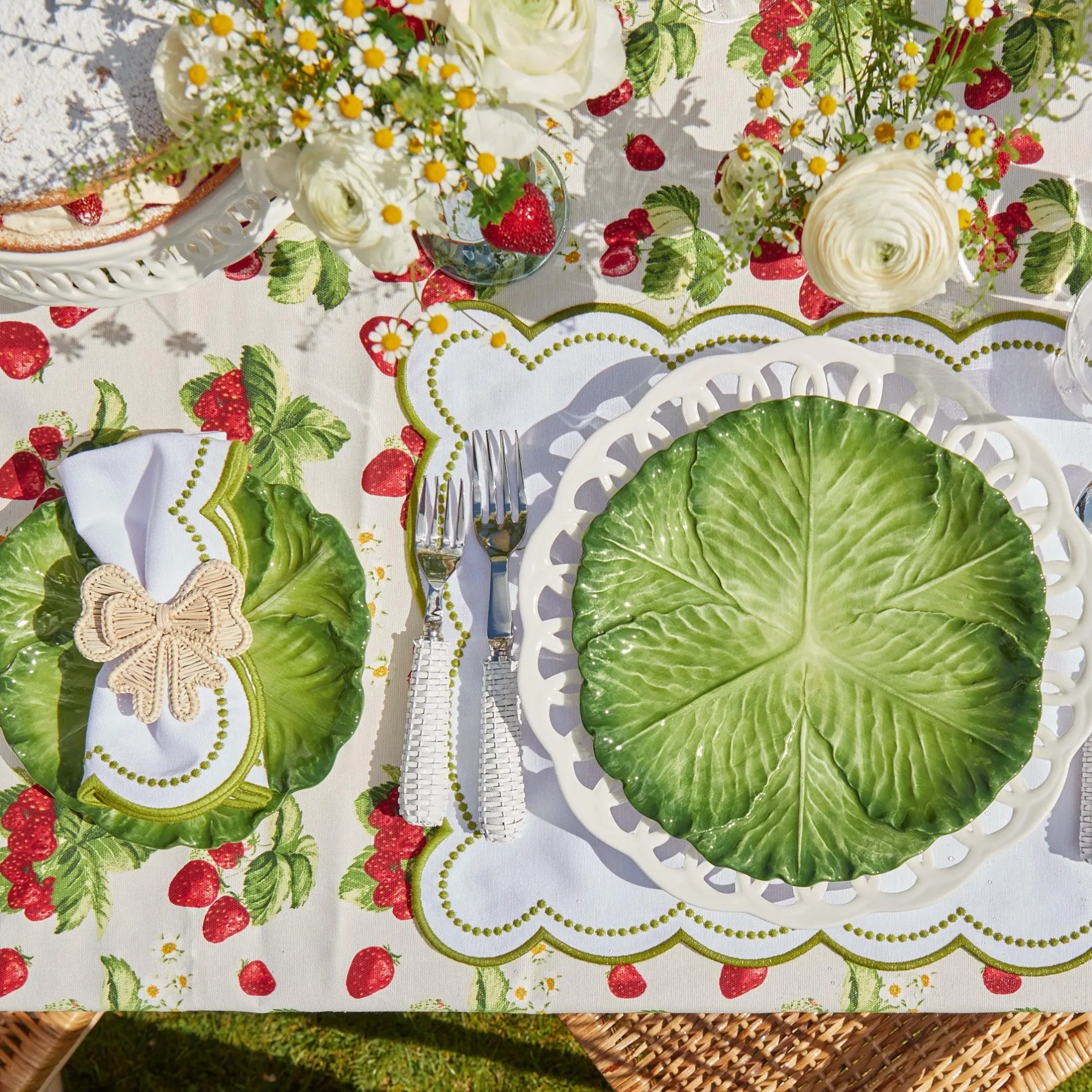 Best Mrs. Alice Elsa White & Green Napkins (Set Of 4)