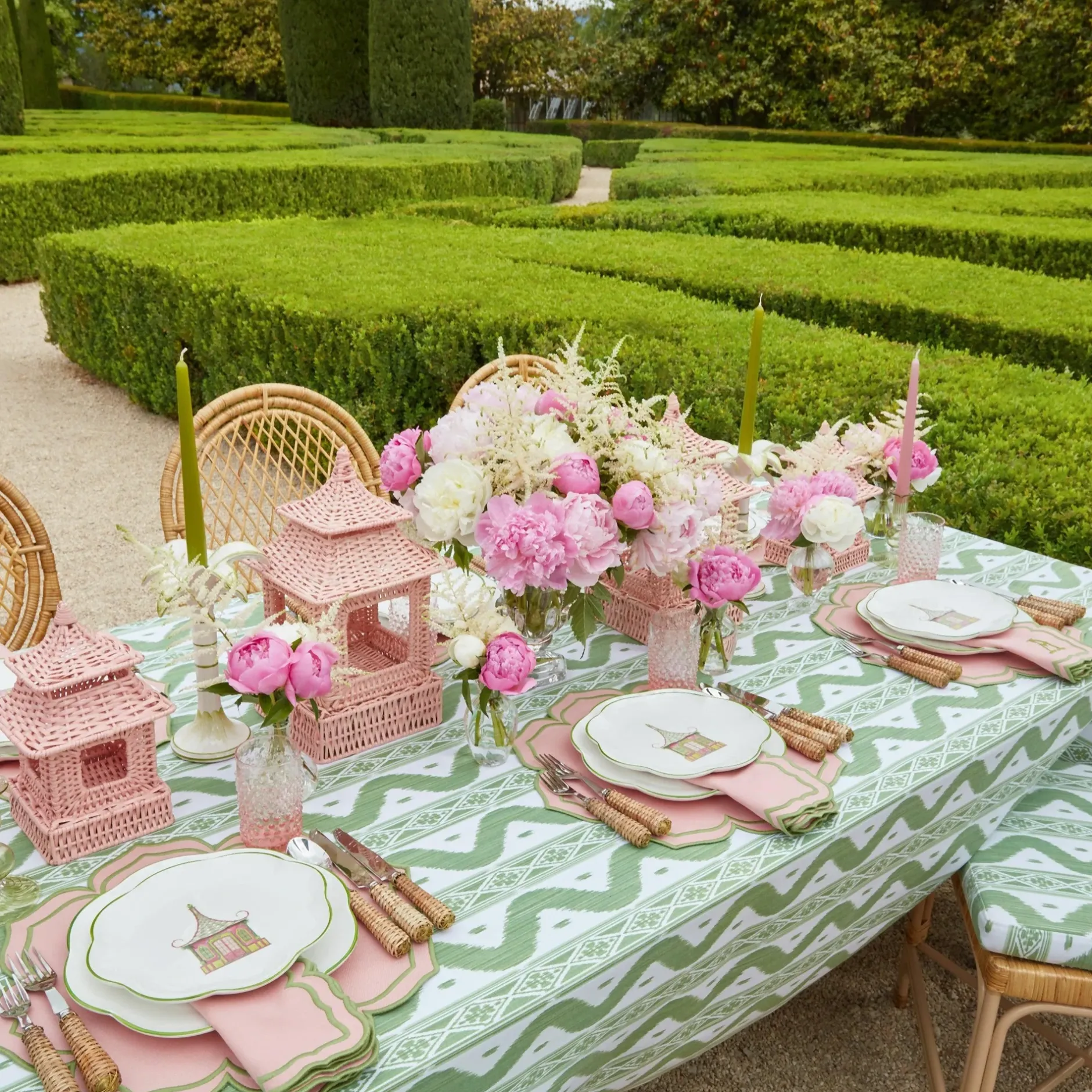Hot Mrs. Alice Fleur Pink Placemats (Set Of 4)