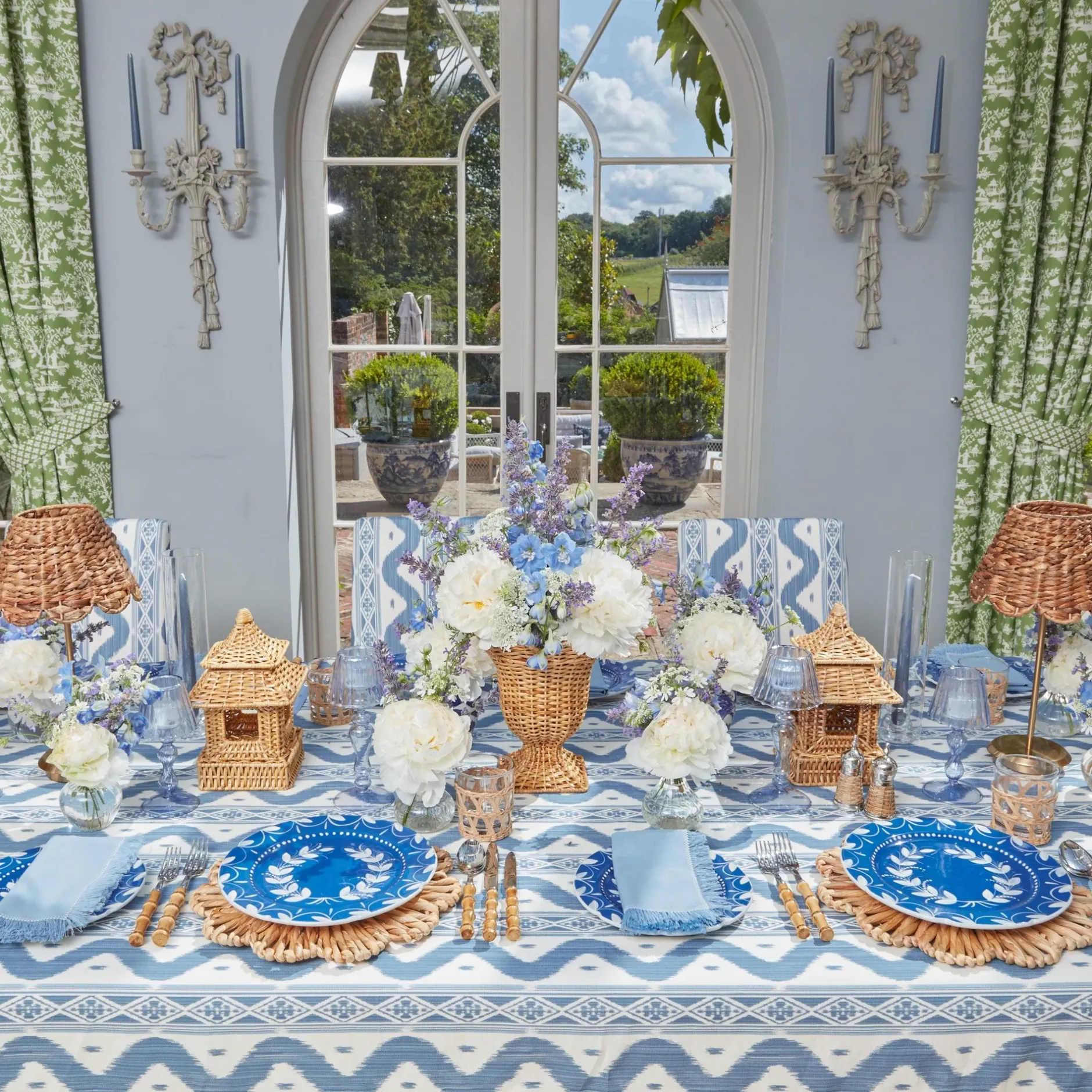 New Mrs. Alice French Blue Garland Starter Plates (Set Of 4)