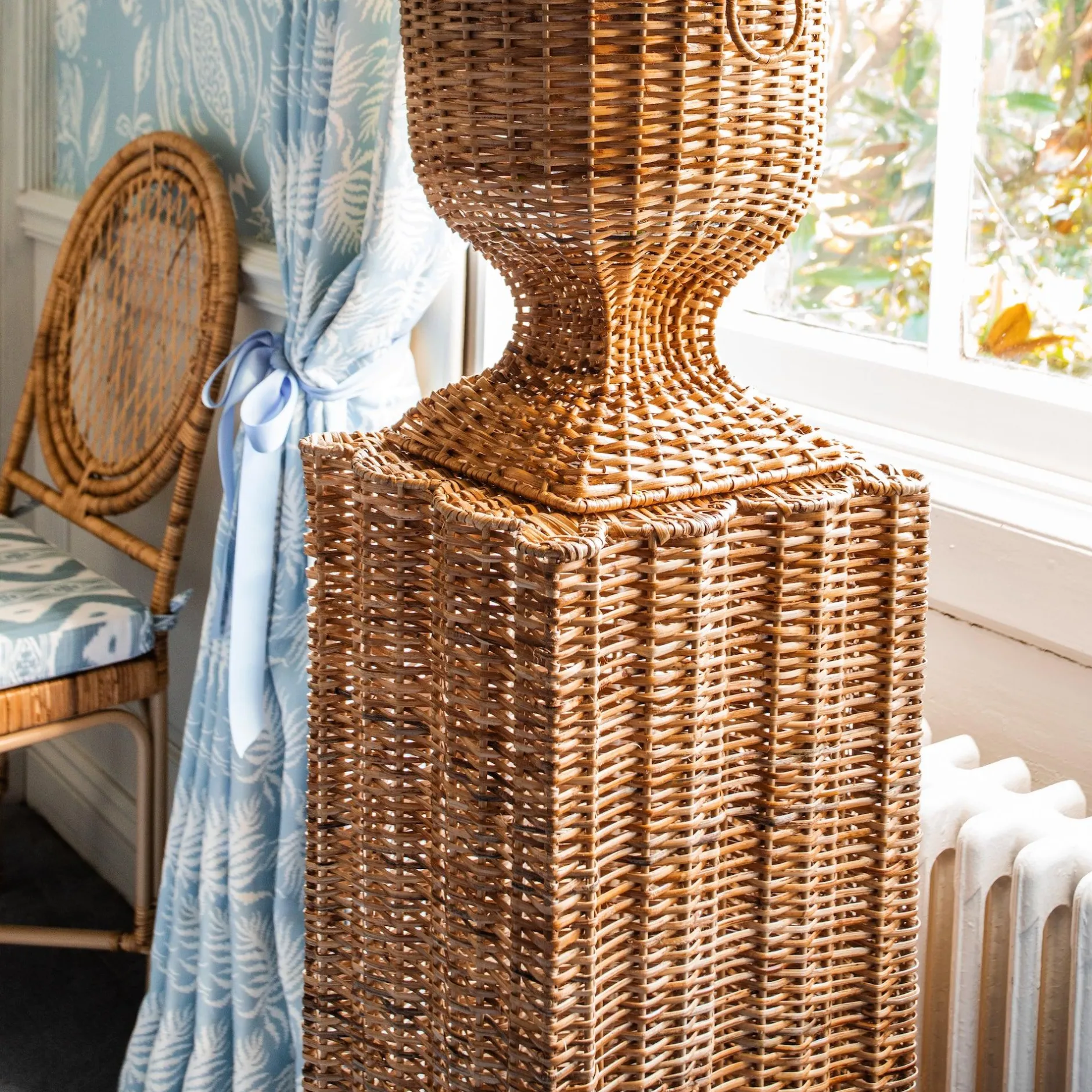 Clearance Mrs. Alice Liliana Scalloped Rattan Pedestal And Urn