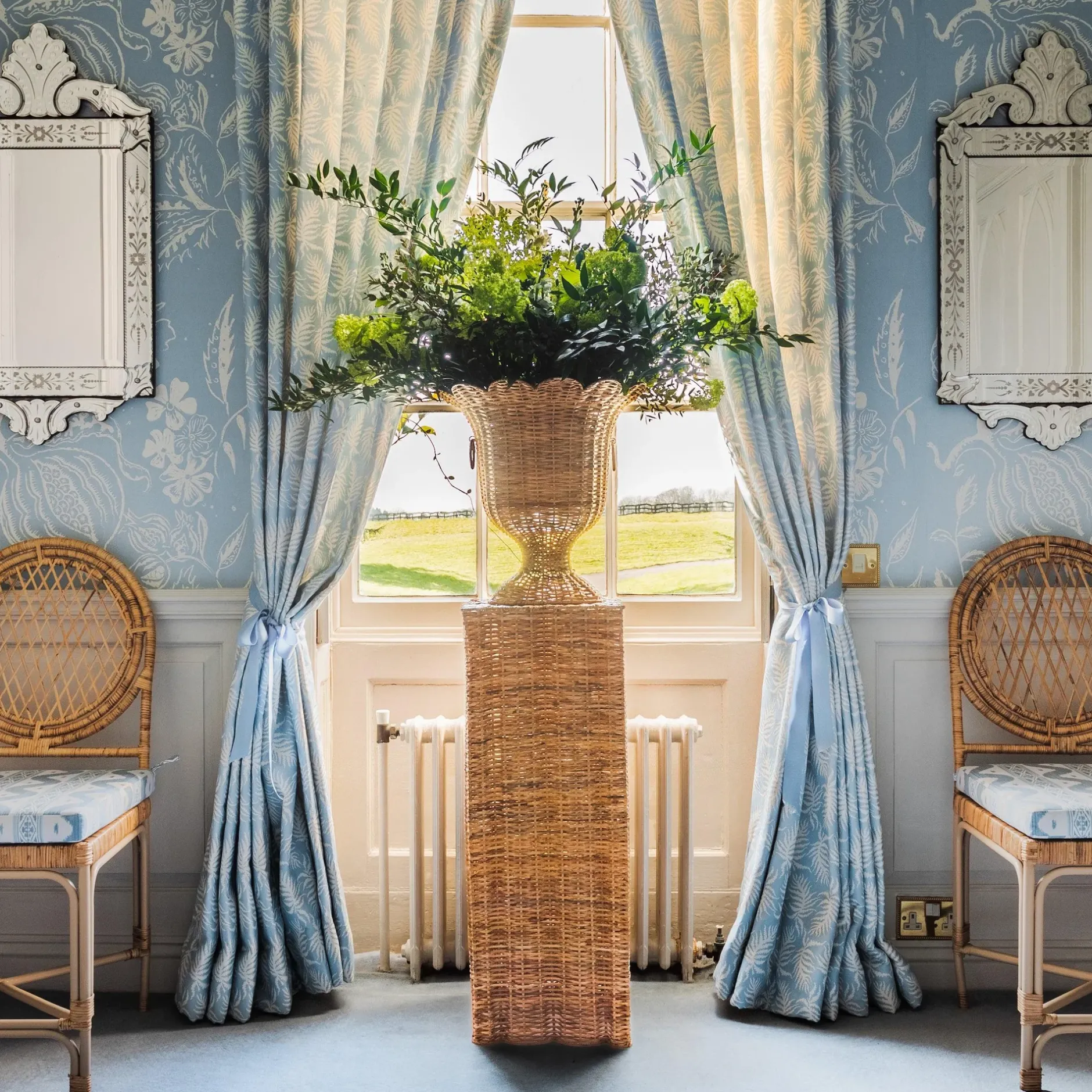 Best Mrs. Alice Liliana Scalloped Rattan Urn