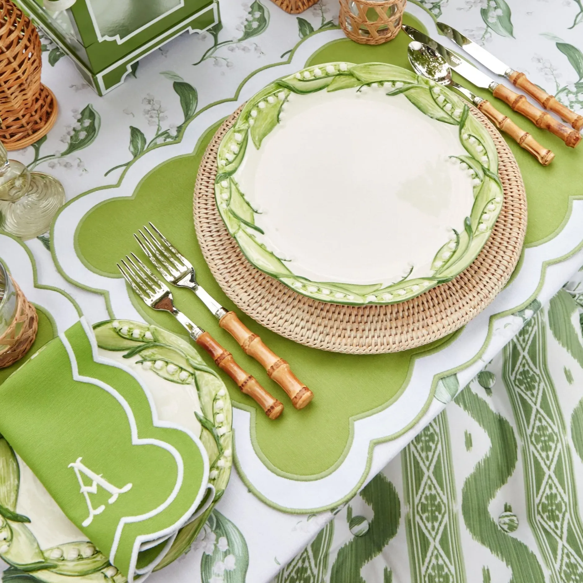 Hot Mrs. Alice Lily Of The Valley Dinner Plates (Set Of 4)