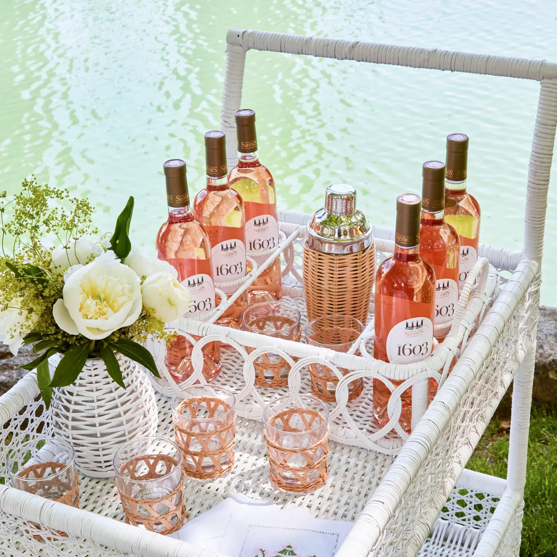 Hot Mrs. Alice Lorenzo White Rattan Drinks Tray