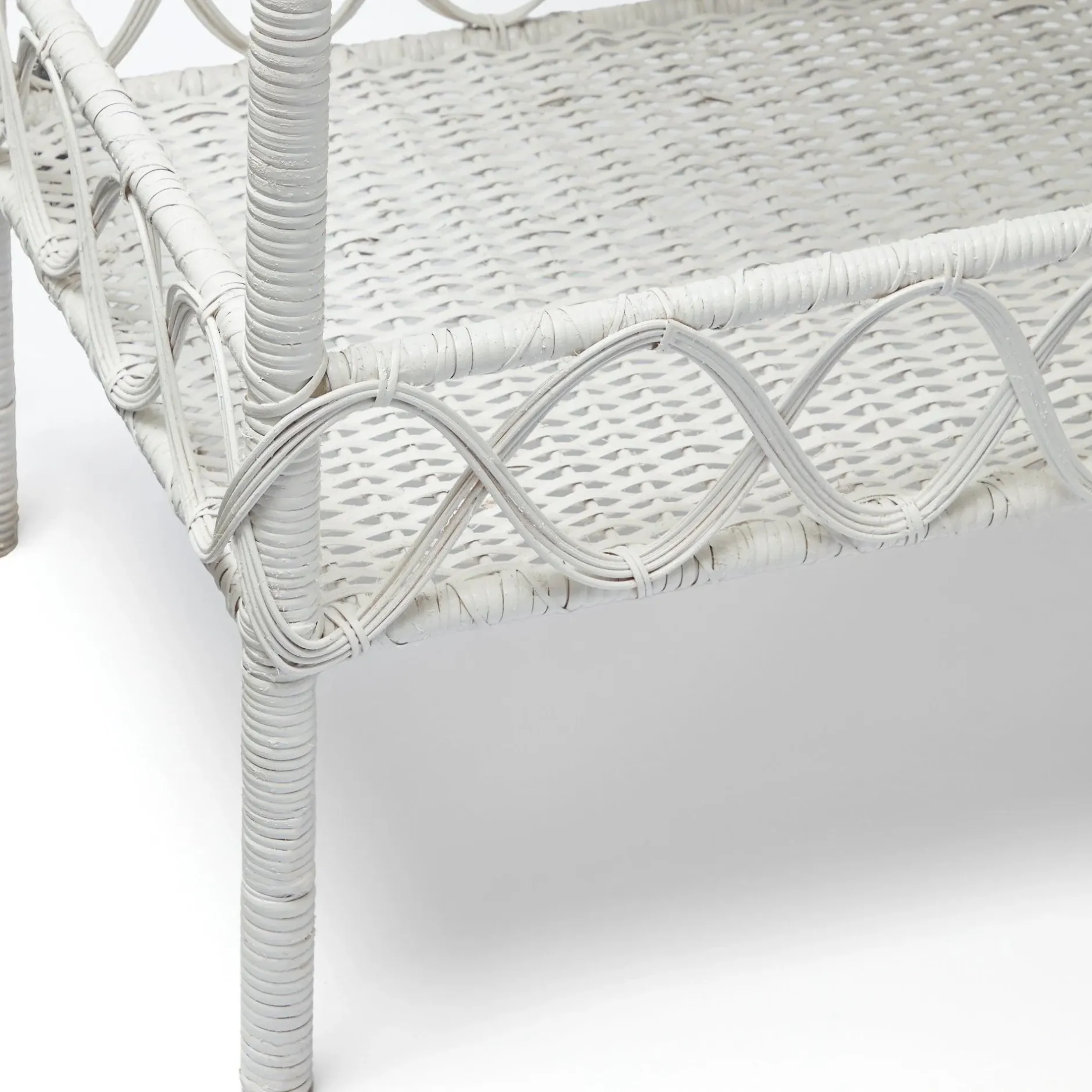 Online Mrs. Alice Madeleine White Rattan Scalloped Console Table