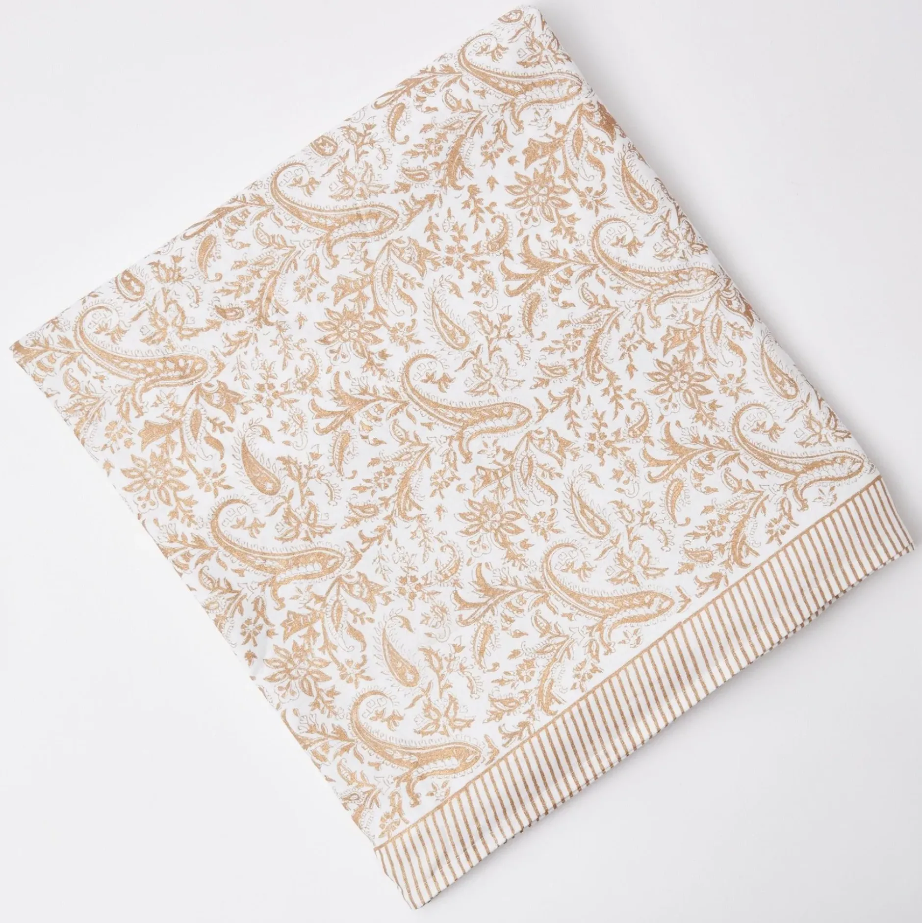 Discount Mrs. Alice Merry & Bright Tablecloth