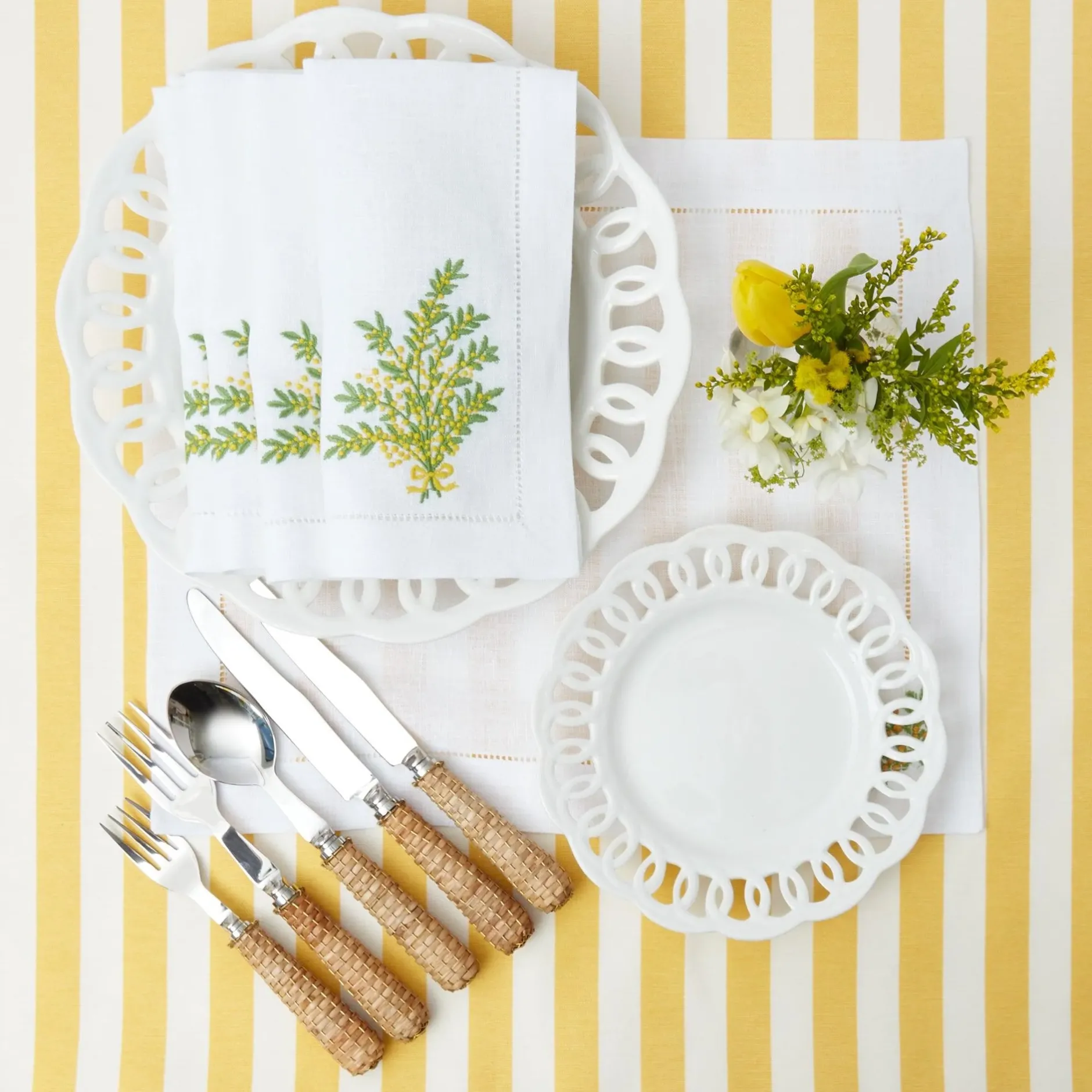 Clearance Mrs. Alice Mimosa White Linen Placemats & Napkins (Set Of 4)