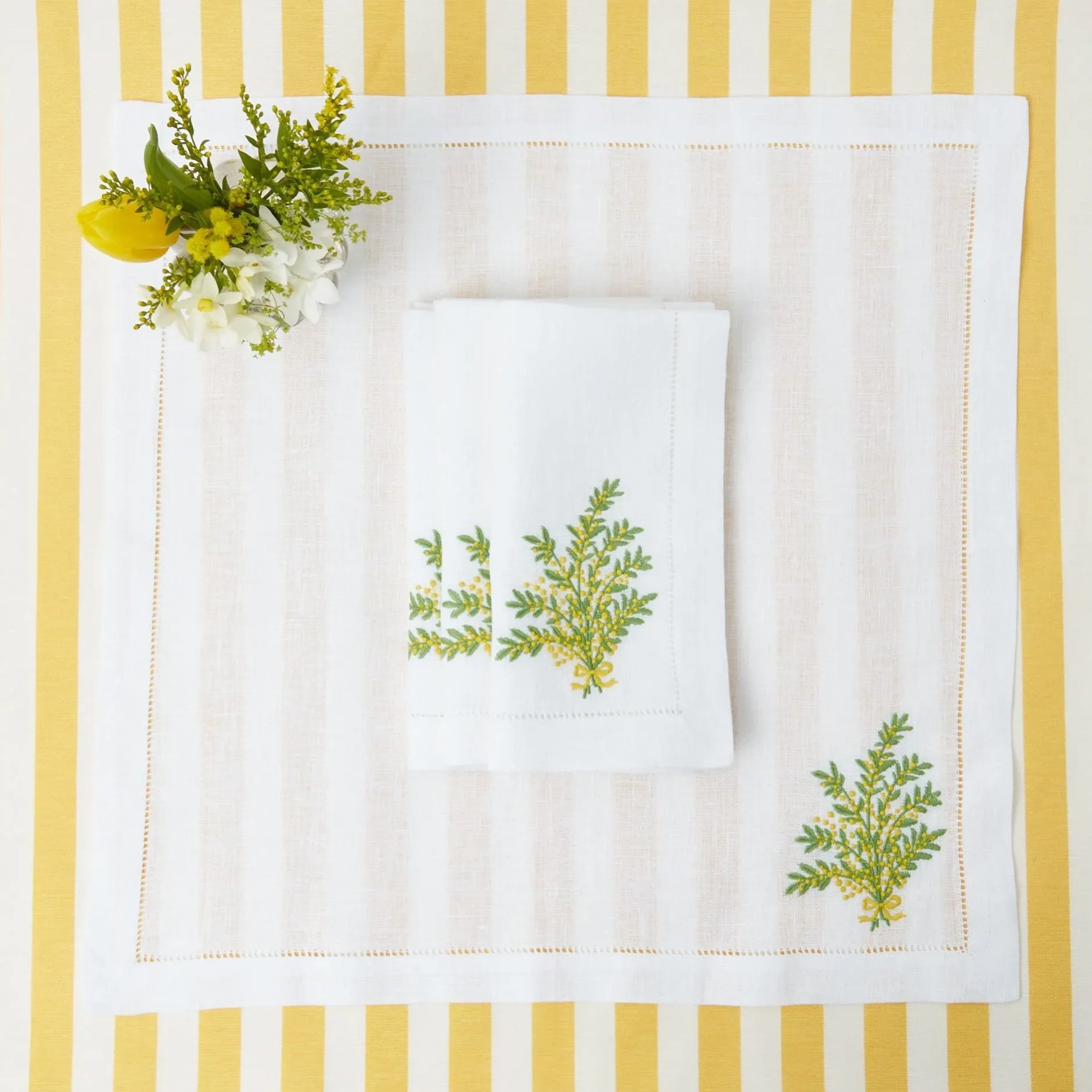 Clearance Mrs. Alice Mimosa White Linen Placemats & Napkins (Set Of 4)