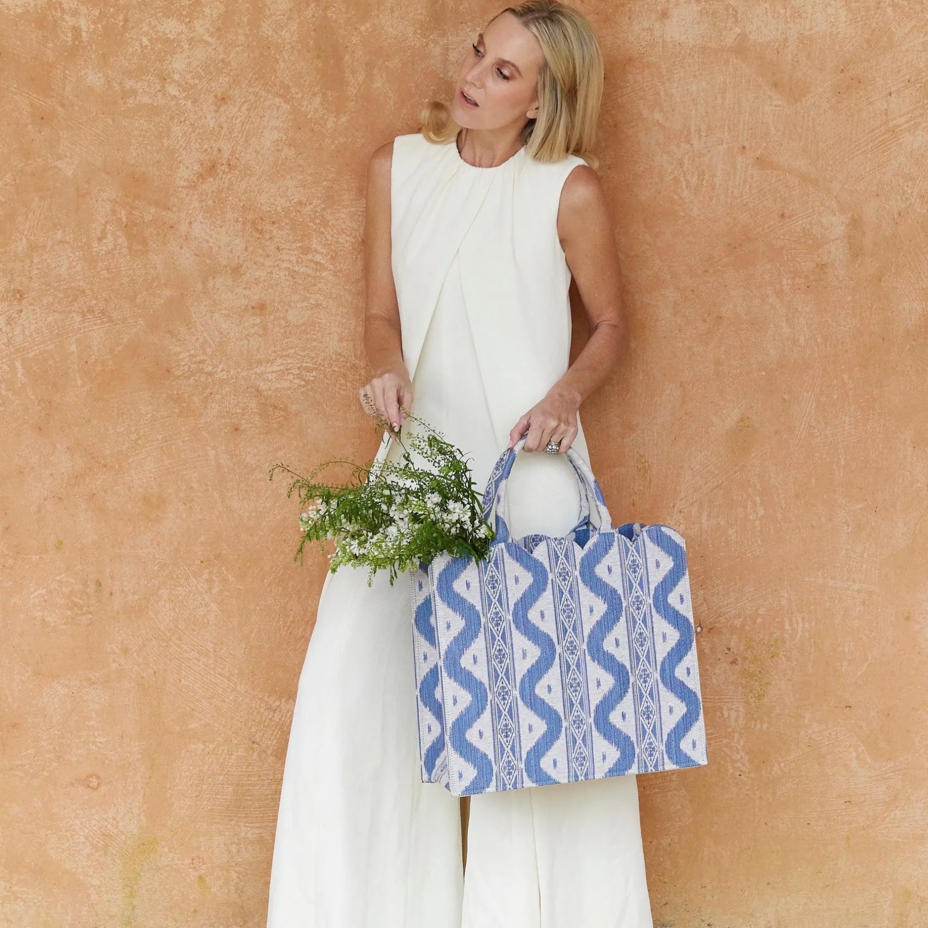 Hot Mrs. Alice Tote Bag (Blue Ikat)