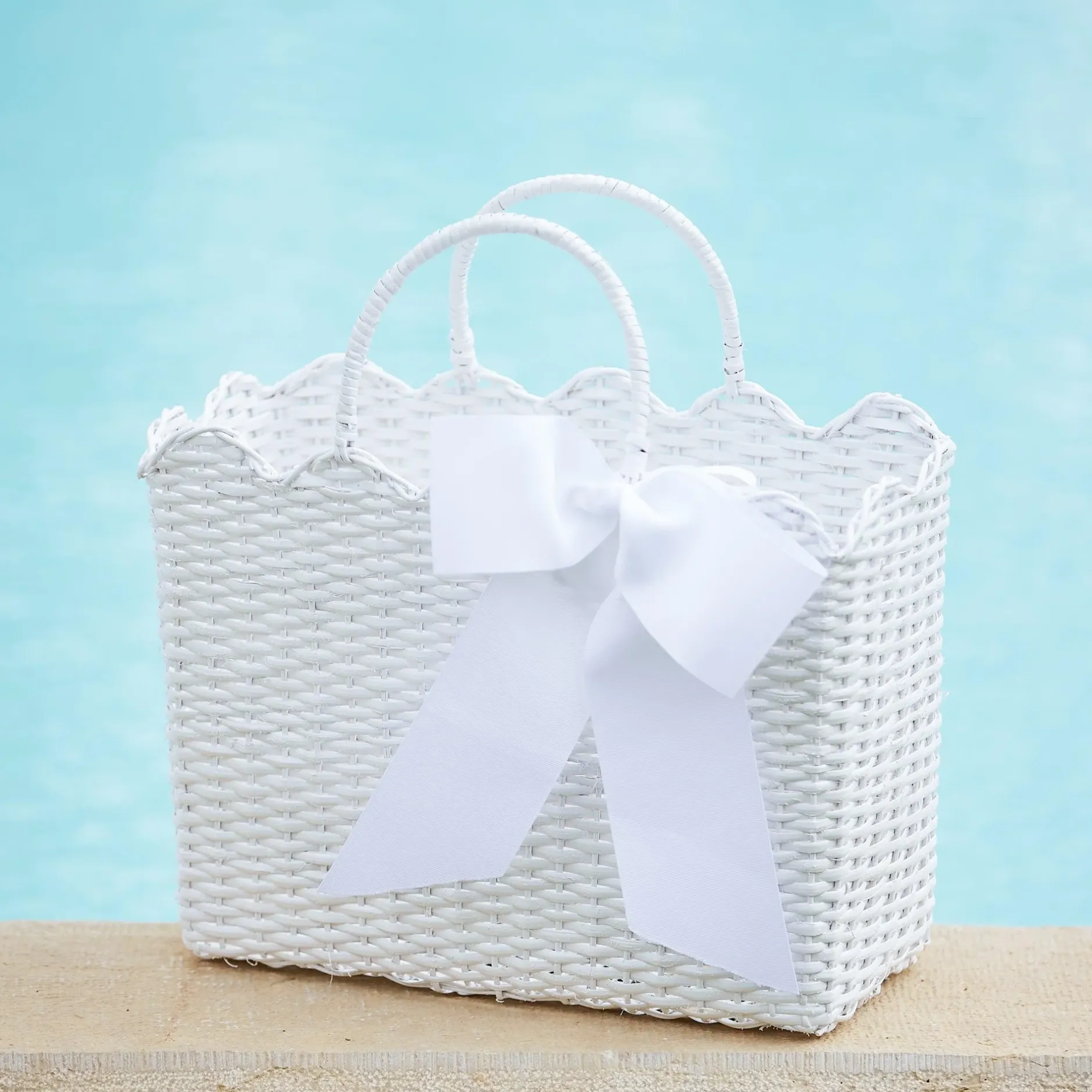Sale Mrs. Alice White Rattan Tote Bag (White Bow)