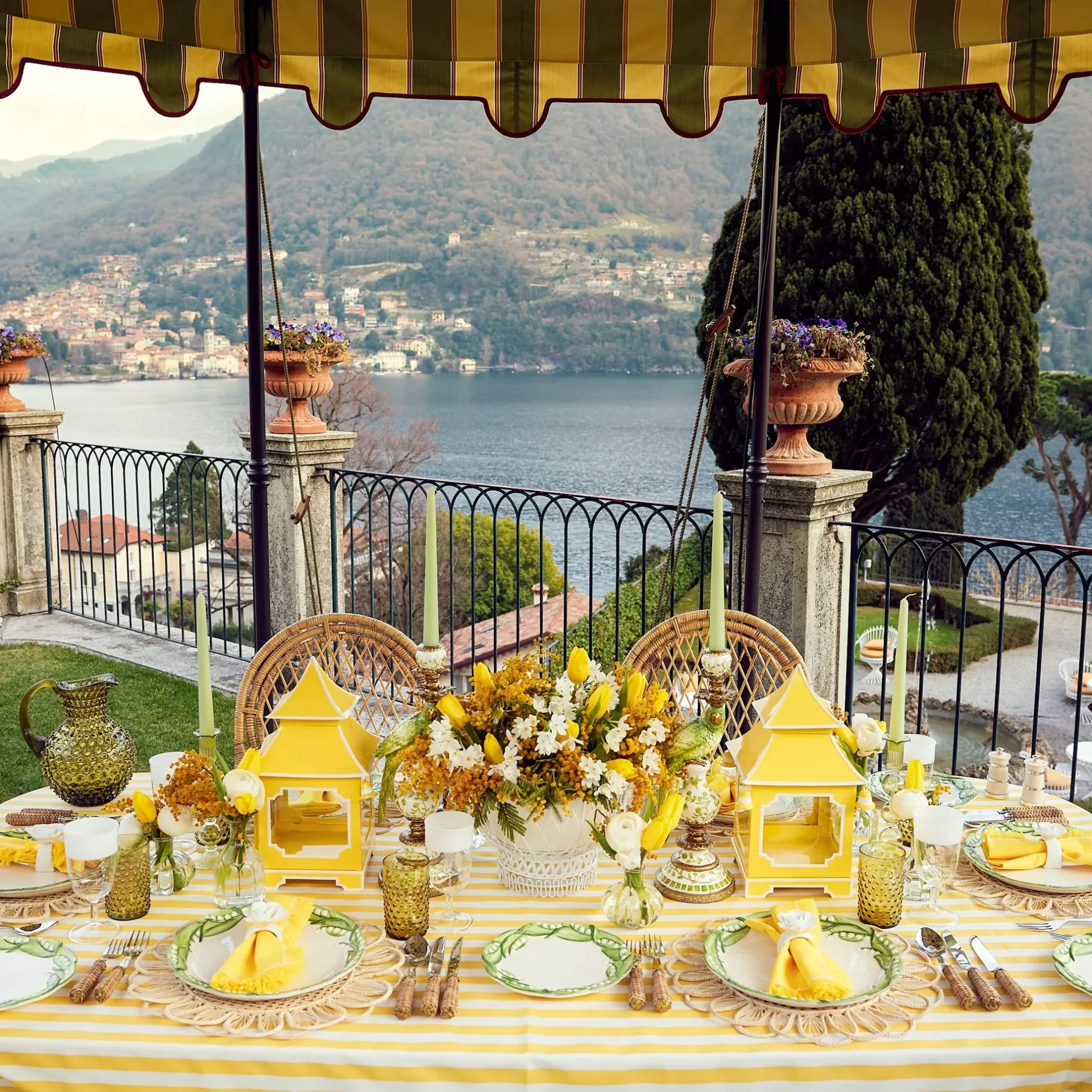 Online Mrs. Alice Passalacqua Yellow Stripe Tablecloth