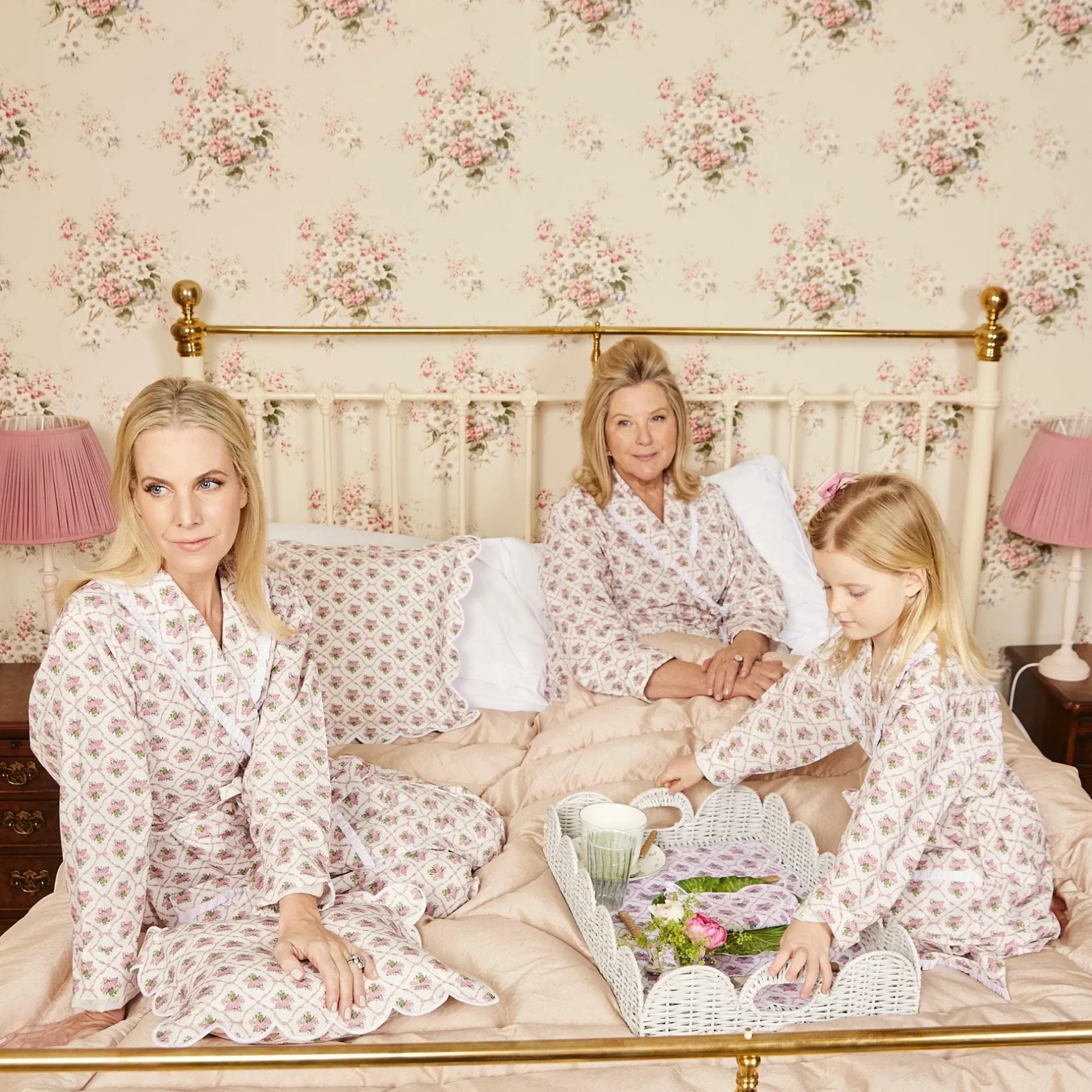 Best Mrs. Alice Pink Bouquet Dressing Gown
