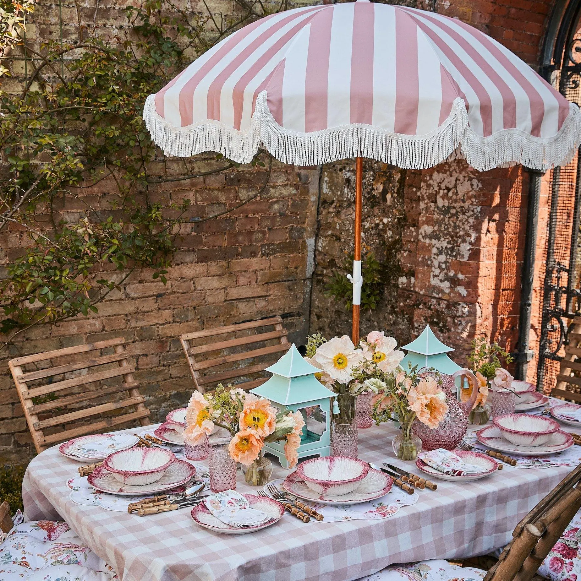 Mrs. Alice Pink Capri Lettuce Bowl