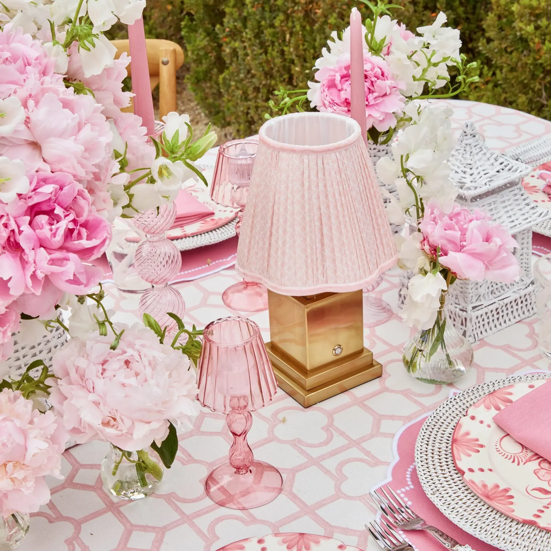Outlet Mrs. Alice Pink Lotus Lampshade