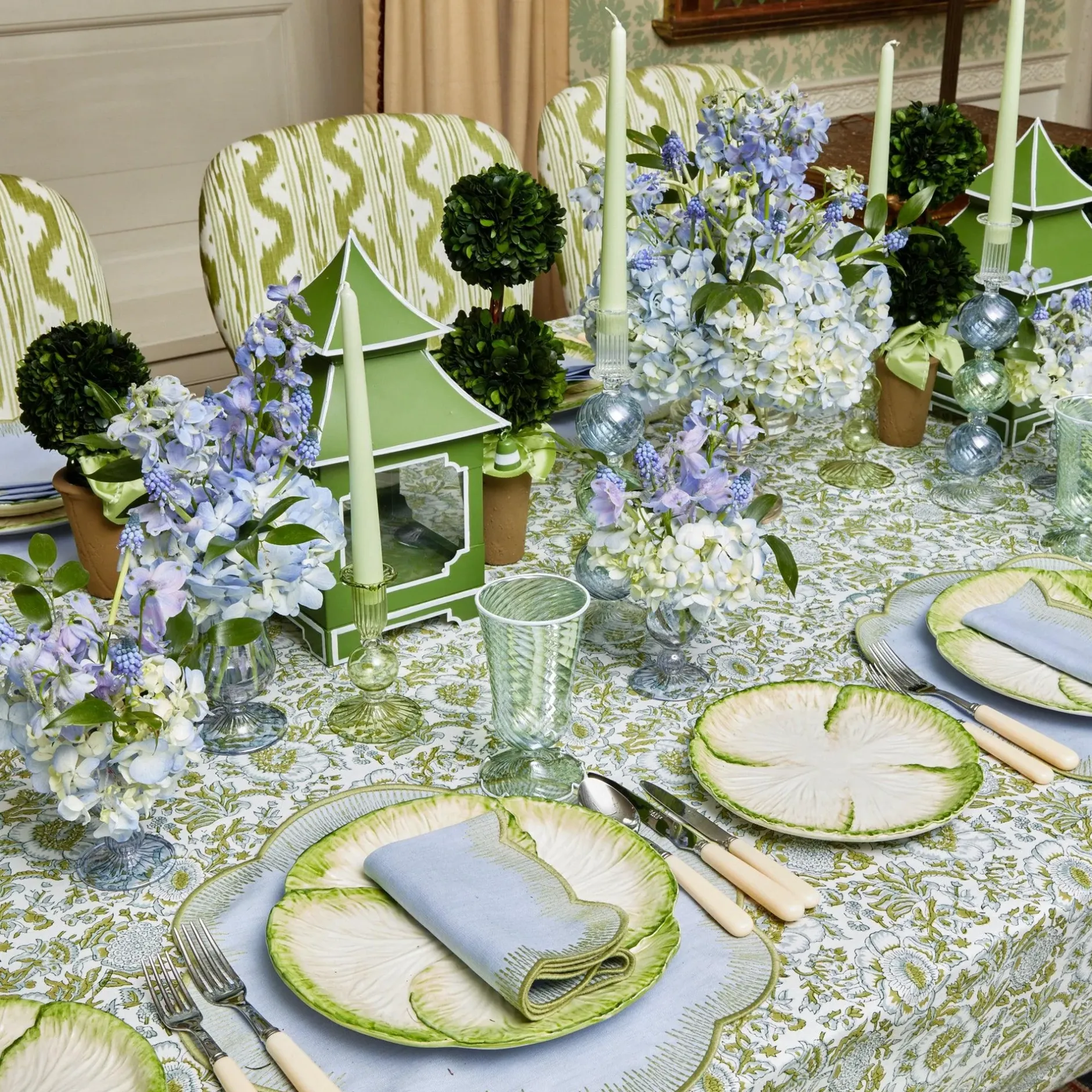 Best Mrs. Alice Potted Boxwood With Green Bow Decoration Set