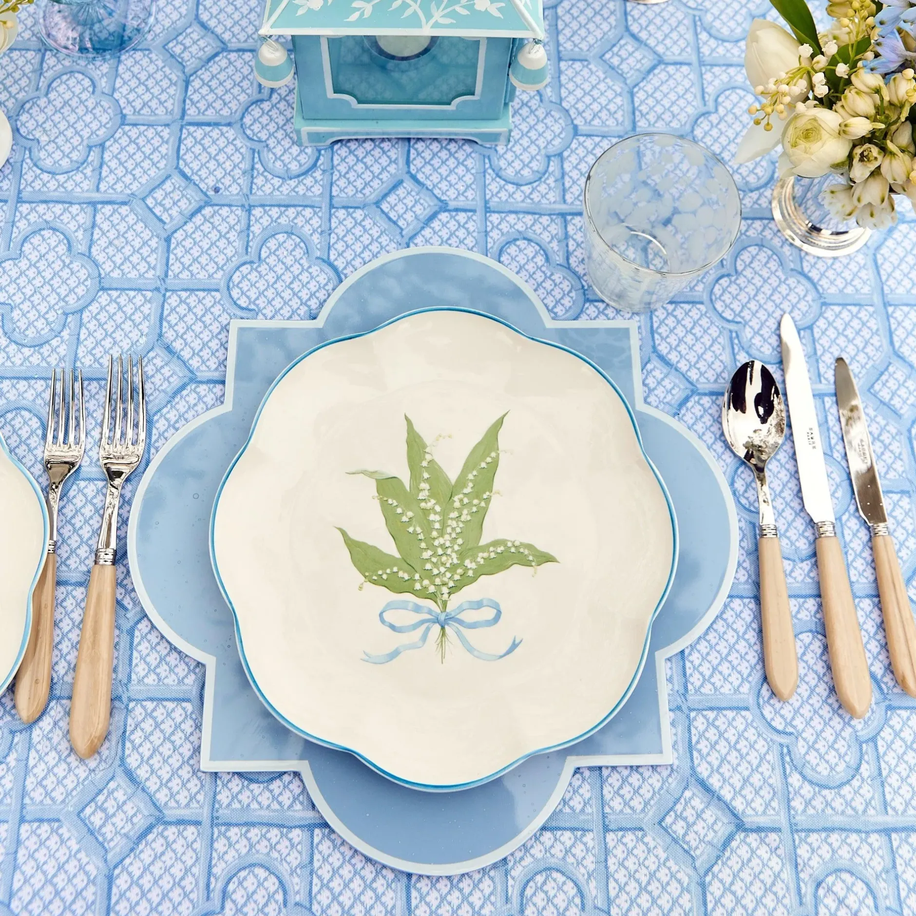 Mrs. Alice Scalloped Lily Of The Valley Dinner Plate (Set Of 4)