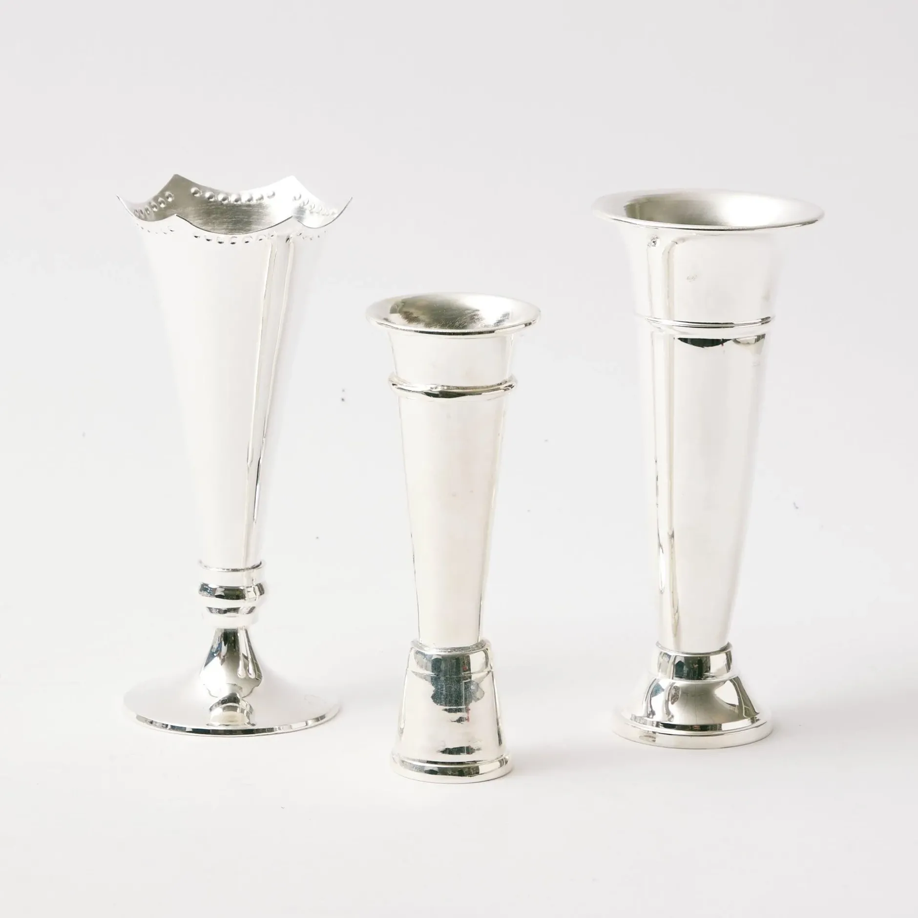 Hot Mrs. Alice Scalloped Mint Julep Vase (Set Of 3)