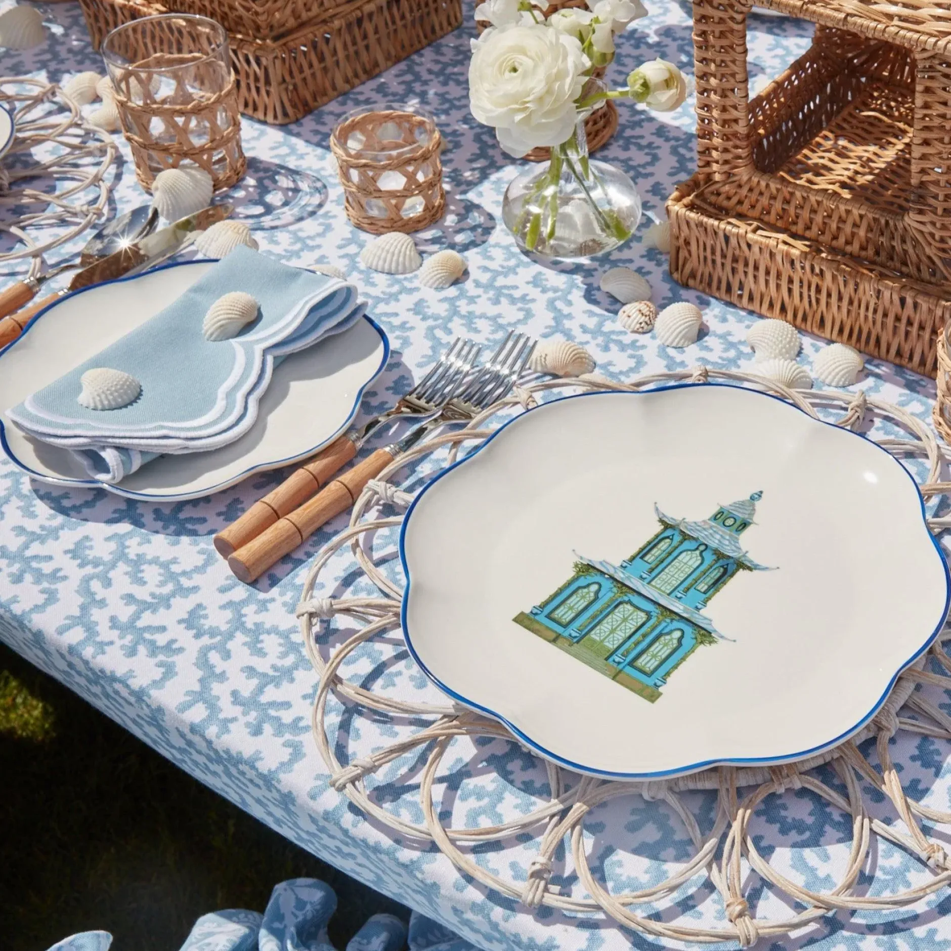 New Mrs. Alice Scalloped Pagoda Dinner Plate (Set Of 4)