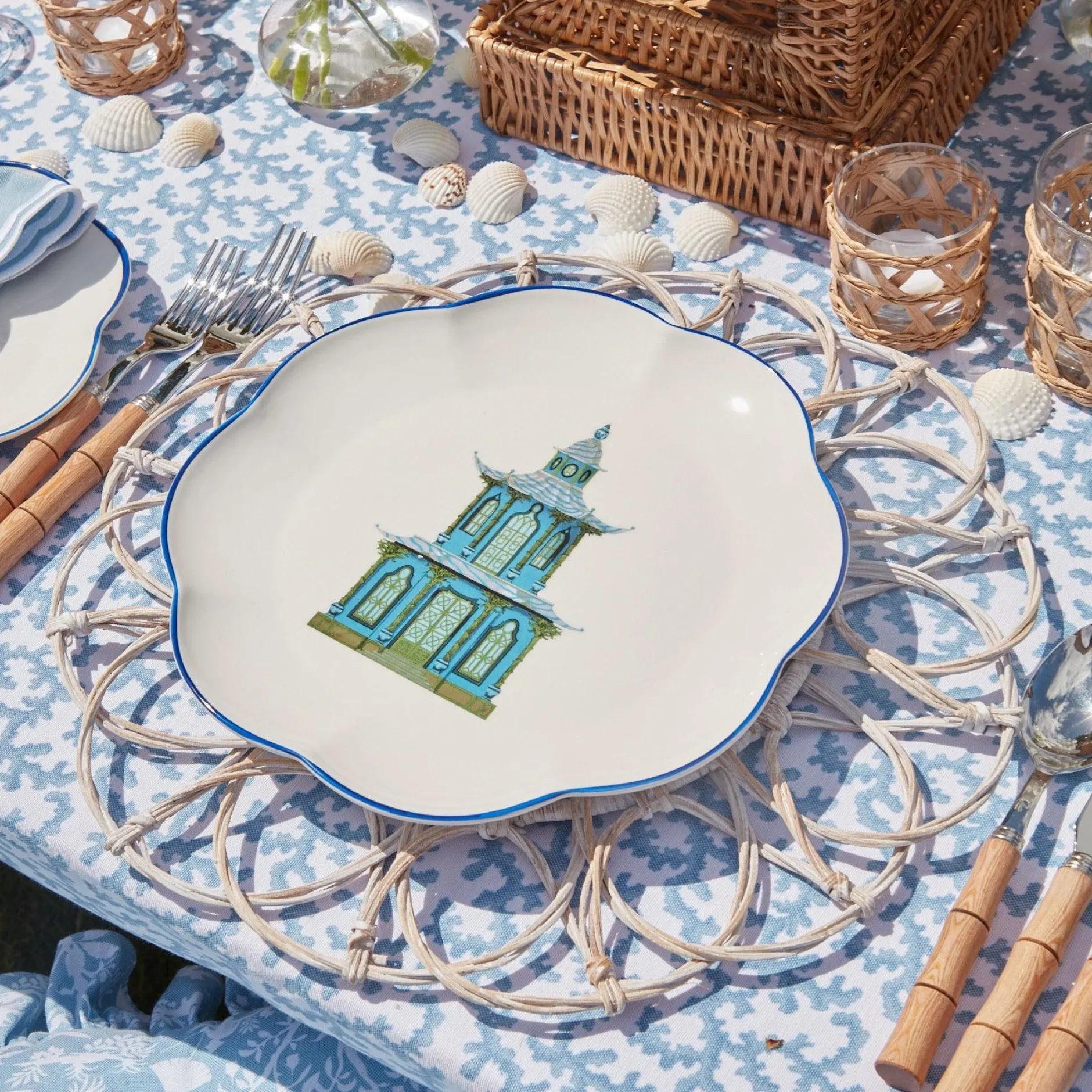 Online Mrs. Alice Scalloped Pagoda Dinner Plate