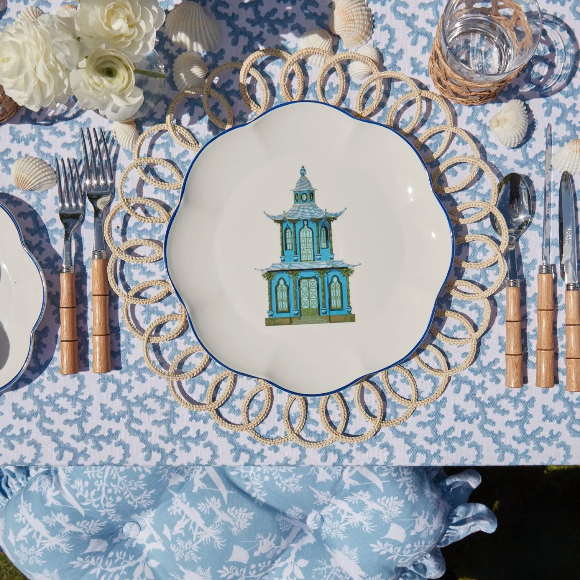 Online Mrs. Alice Scalloped Pagoda Dinner Plate