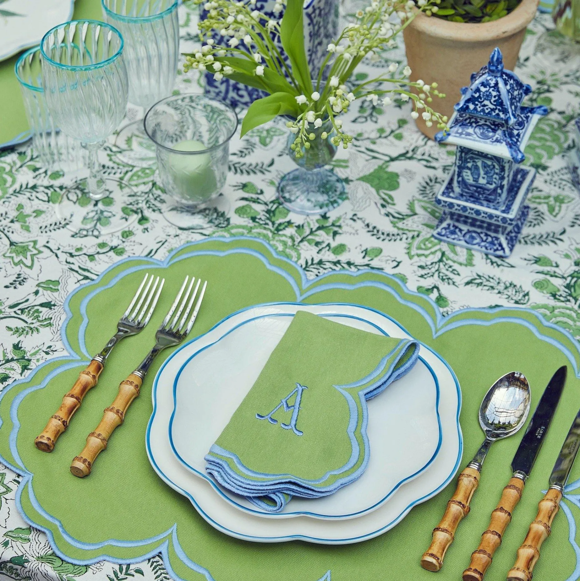 Best Mrs. Alice Serena Apple Green With Blue Napkins (Set Of 4)