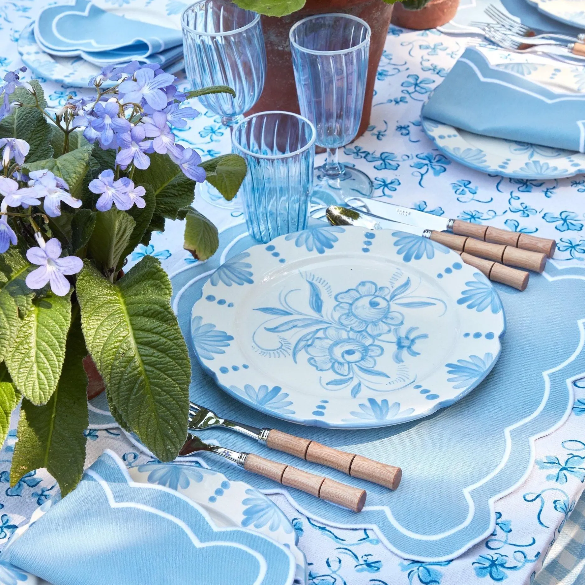 Mrs. Alice Seville Blue Gardenia Dinner Plate (Set Of 4)