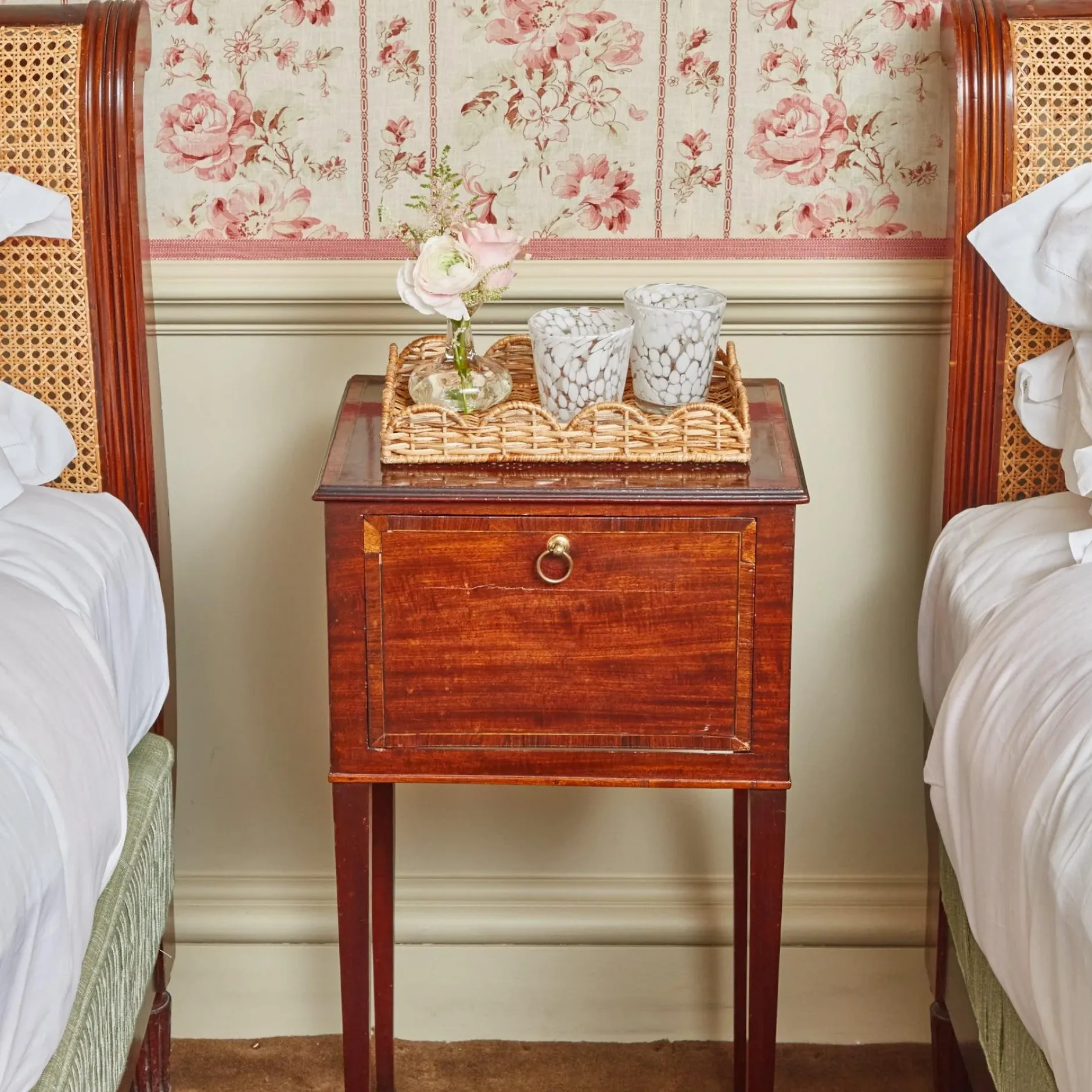 Hot Mrs. Alice Small Scalloped Rattan Tray