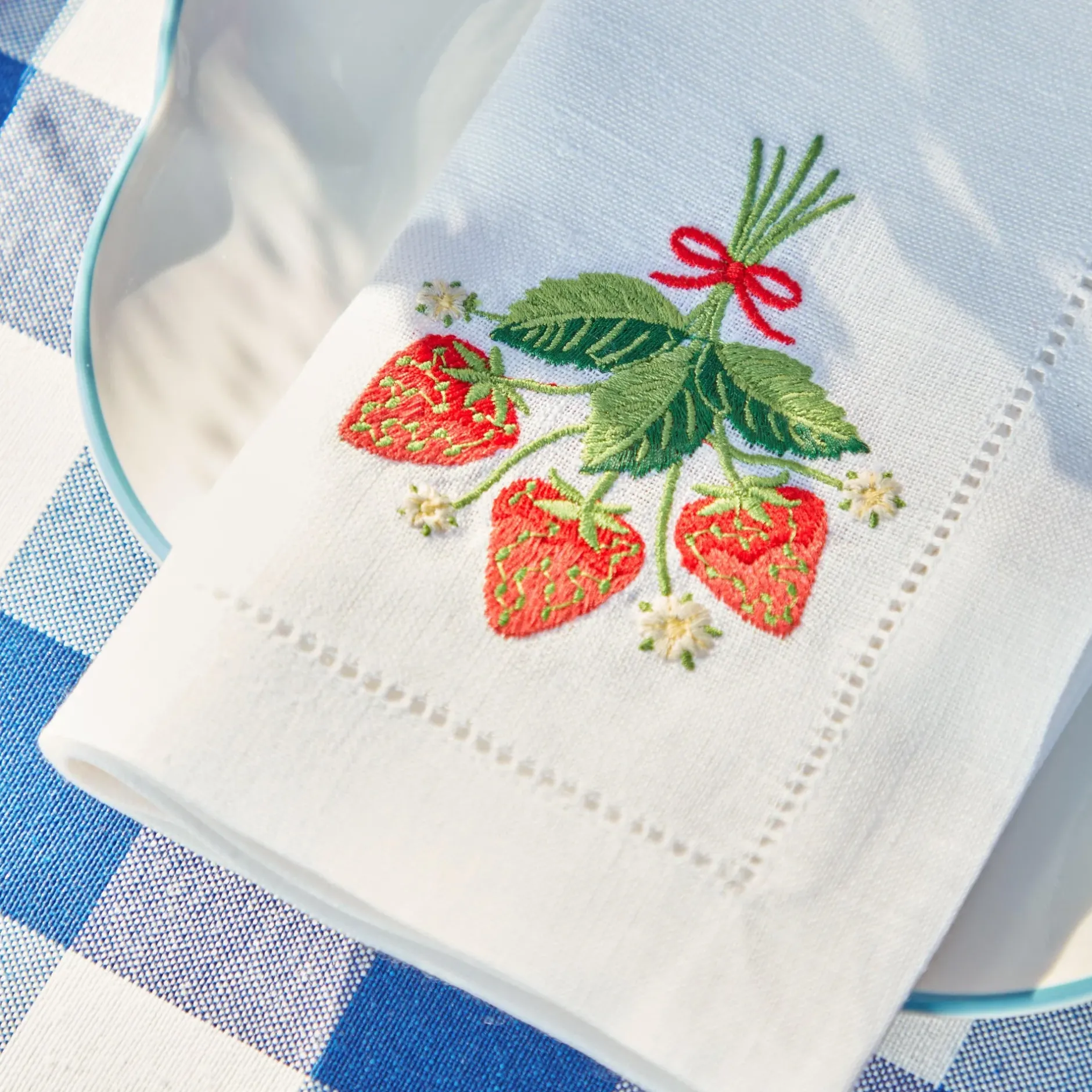Online Mrs. Alice Strawberry White Linen Embroidered Napkins (Set Of 4)