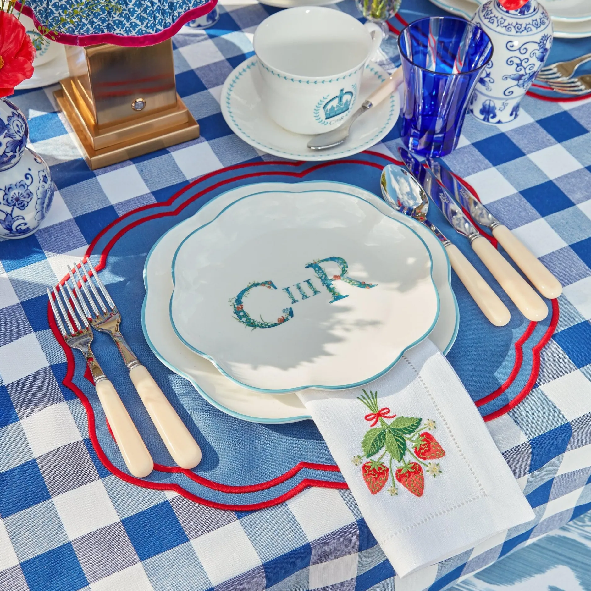 Online Mrs. Alice Strawberry White Linen Embroidered Napkins (Set Of 4)