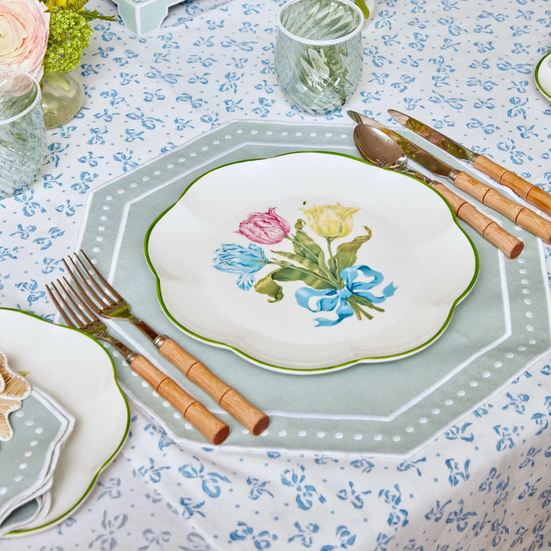 Outlet Mrs. Alice Tulip Dinner Plate