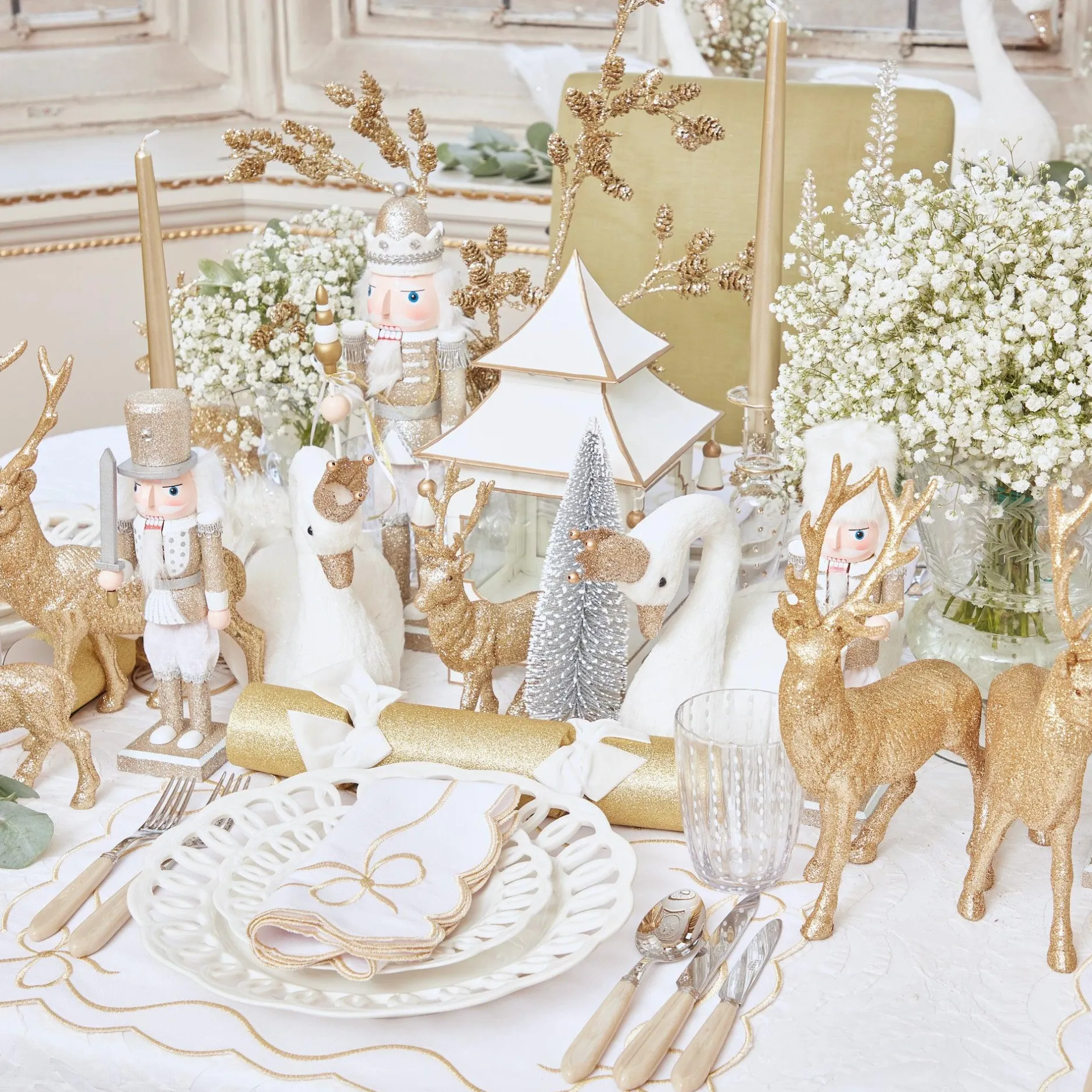 Best Mrs. Alice White & Gold Pagoda Lantern