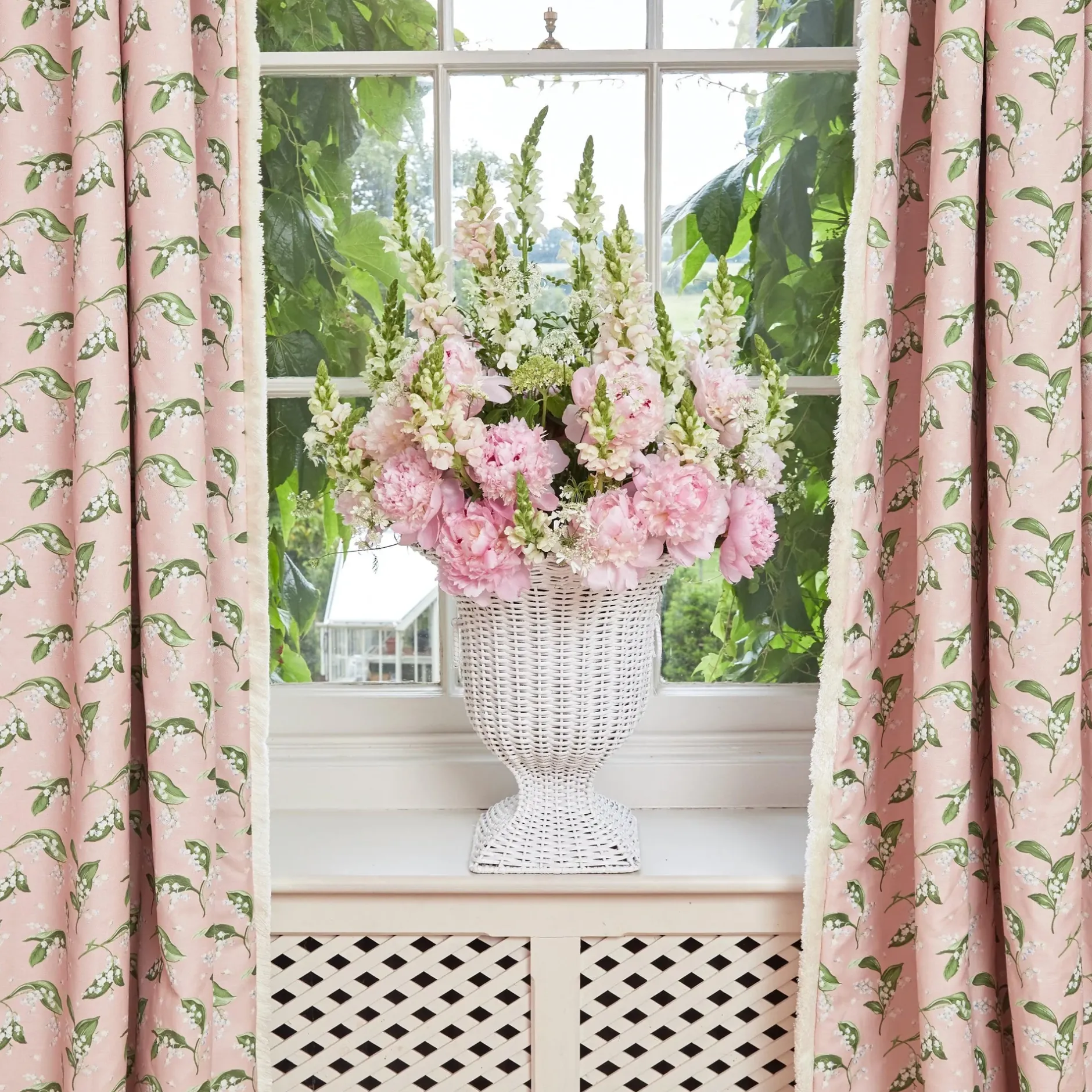 Outlet Mrs. Alice White Liliana Scalloped Rattan Urn