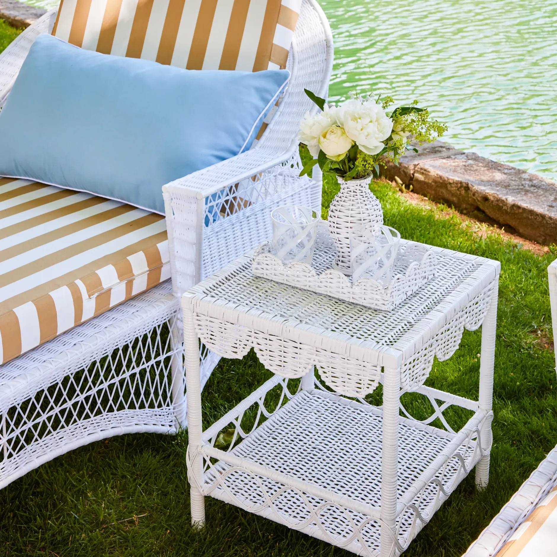 Discount Mrs. Alice White Rattan Outdoor Side Table